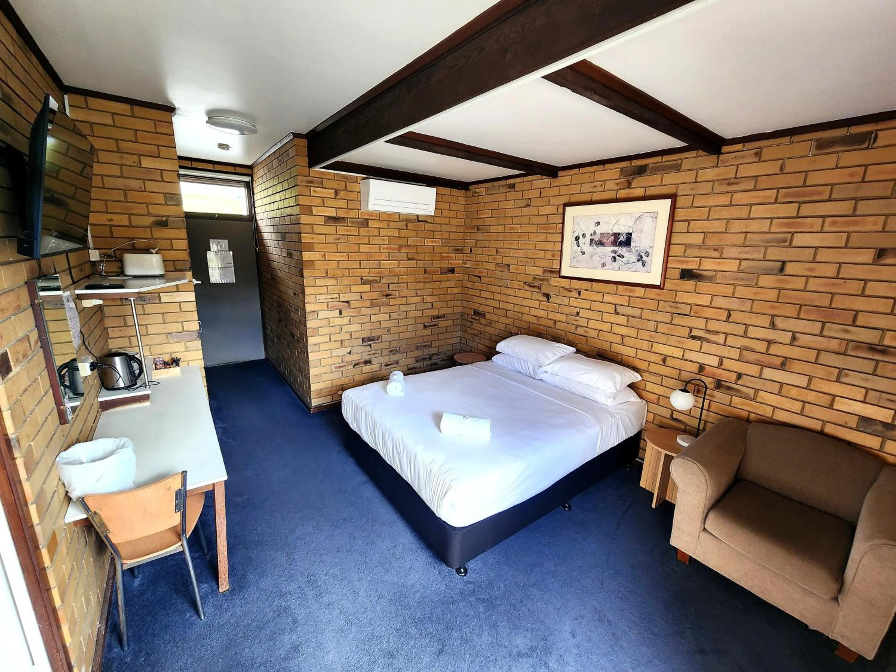 Bed in Fish Creek Hotel