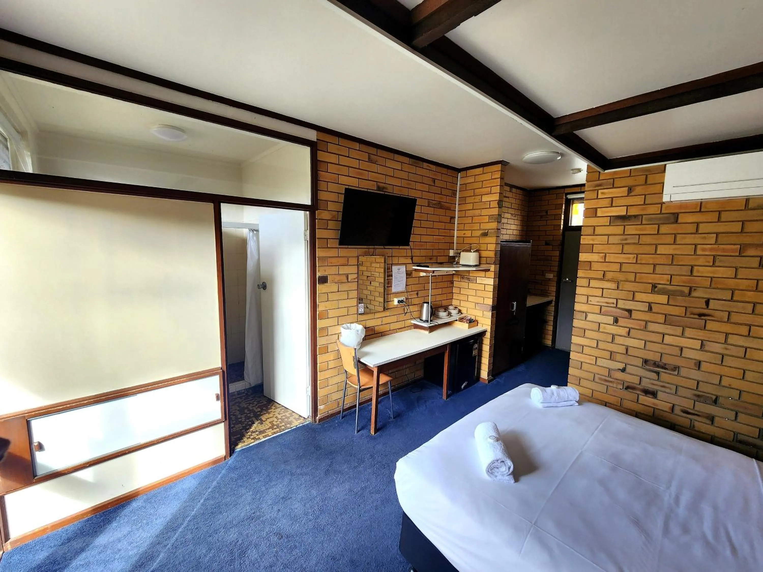 Bed in Fish Creek Hotel