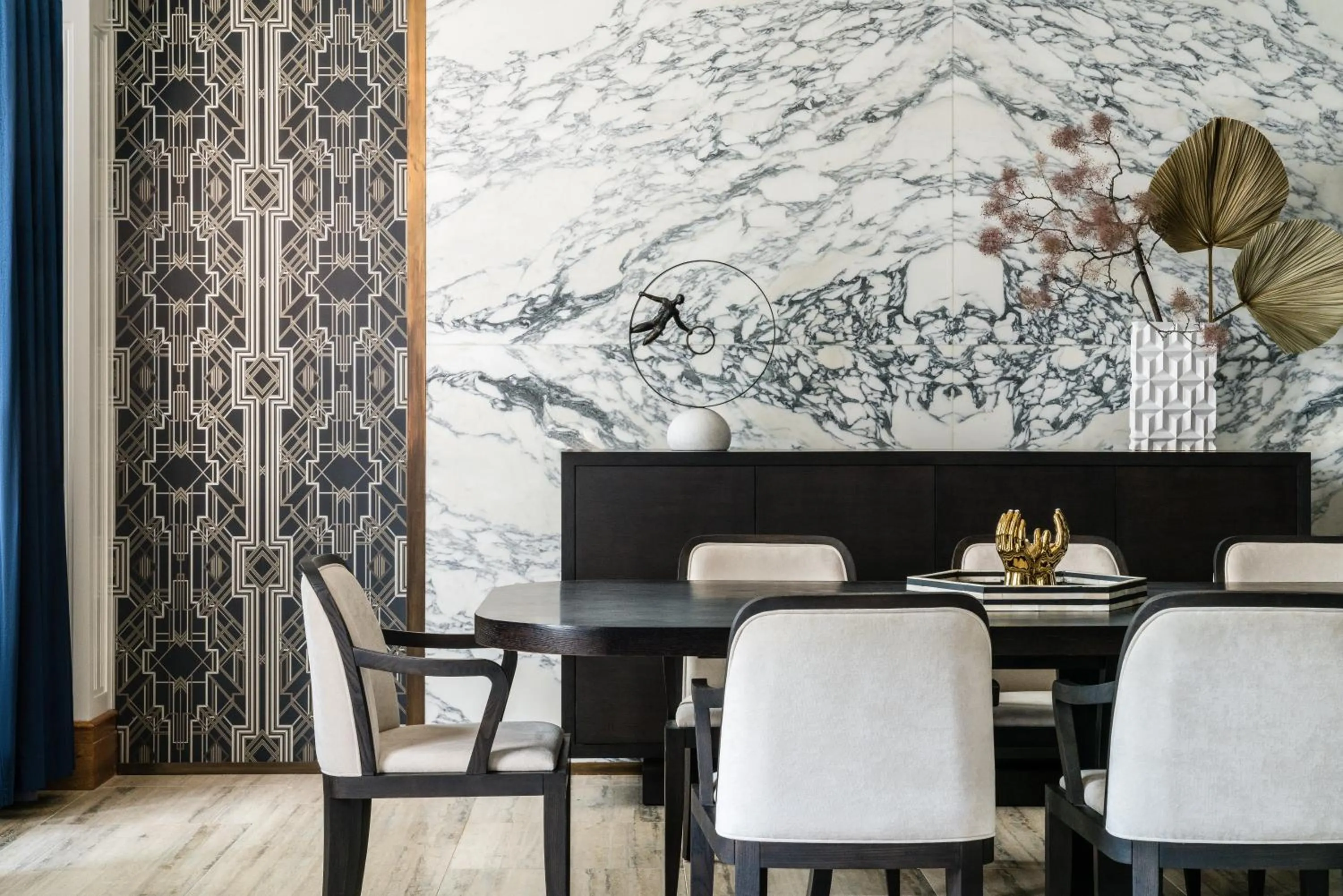 Dining area in Kimpton Margot Sydney by IHG