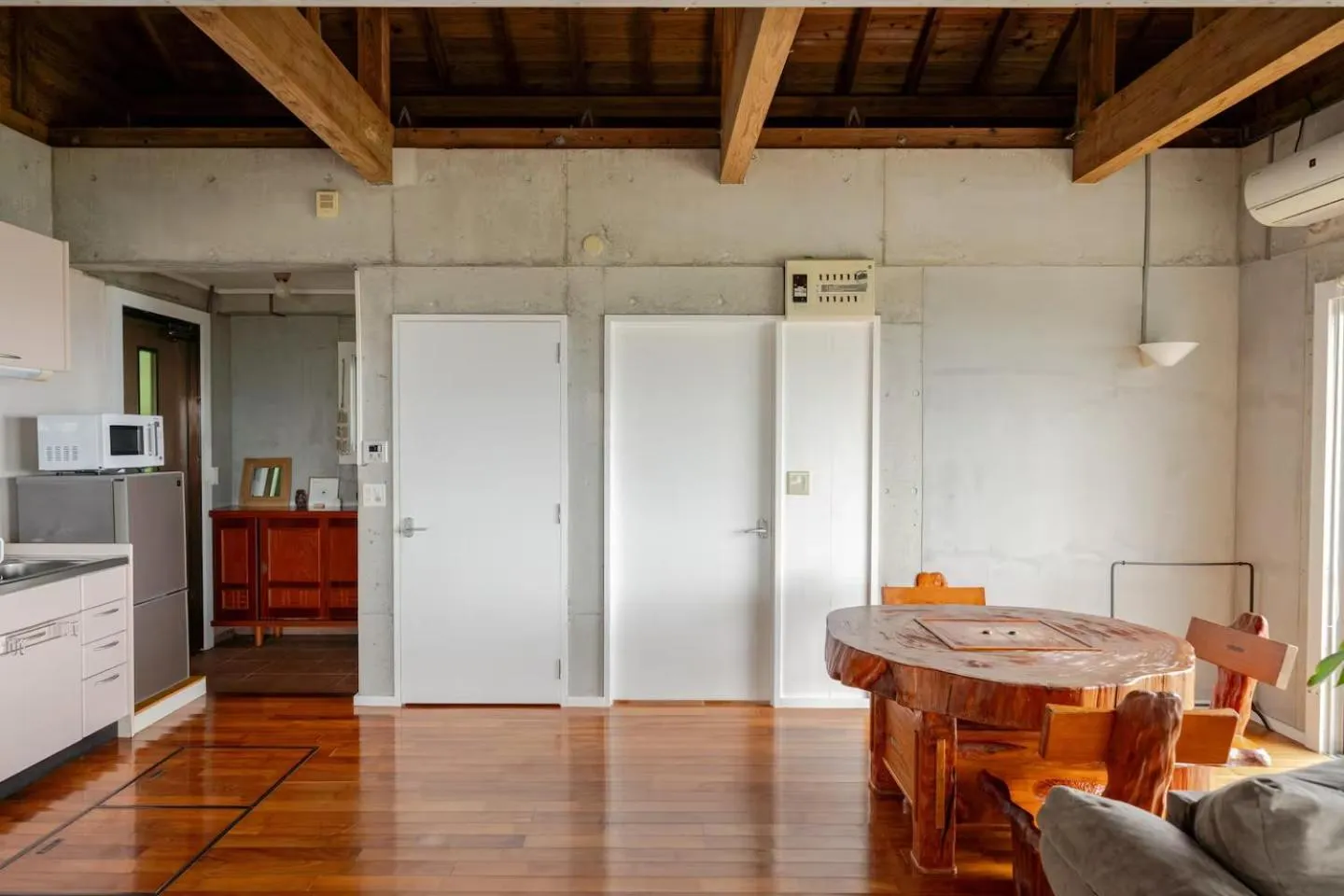 Kitchen or kitchenette in PANORAMA Ocean View Cottage