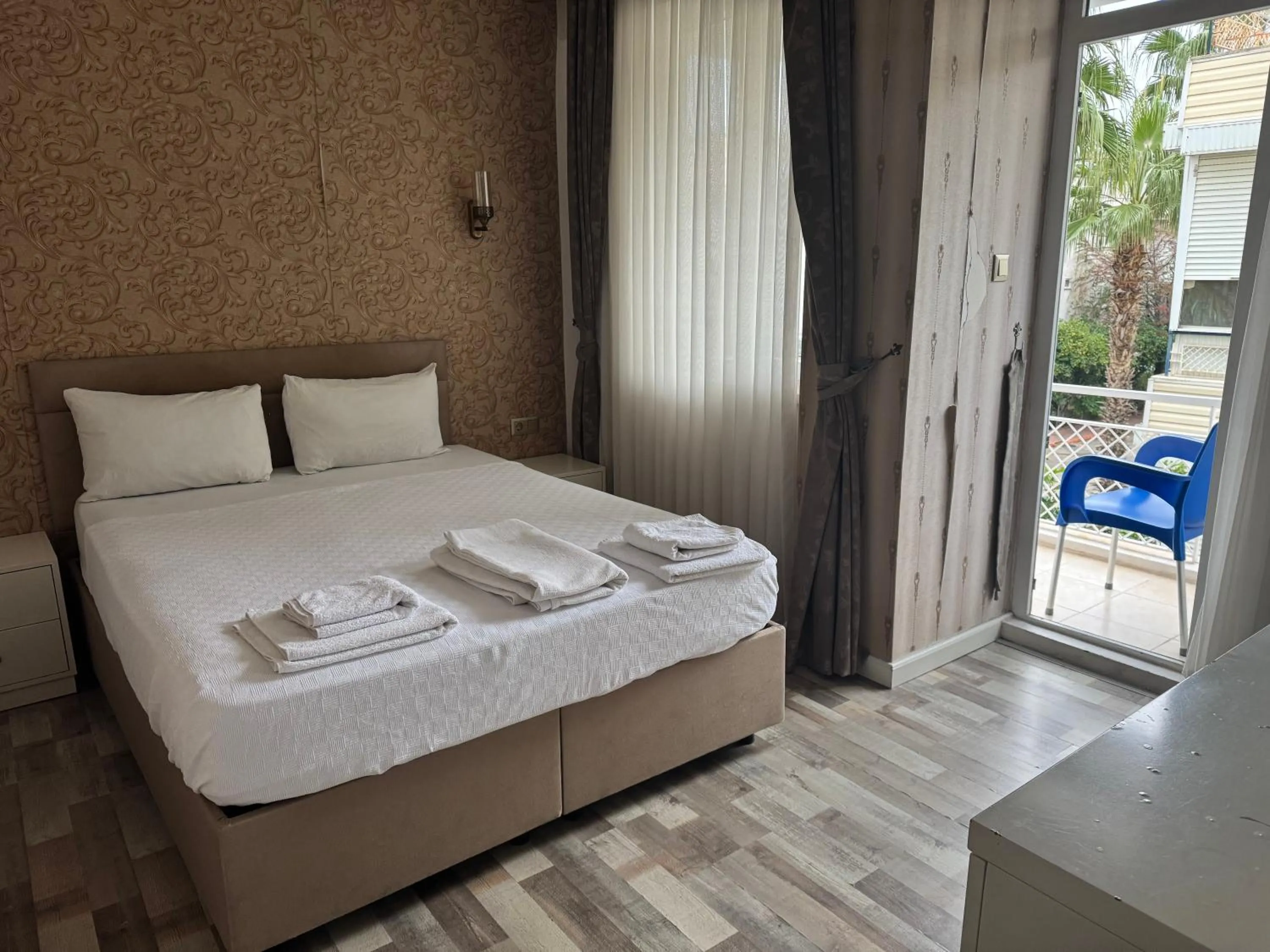 Bed in Send Apart Otel