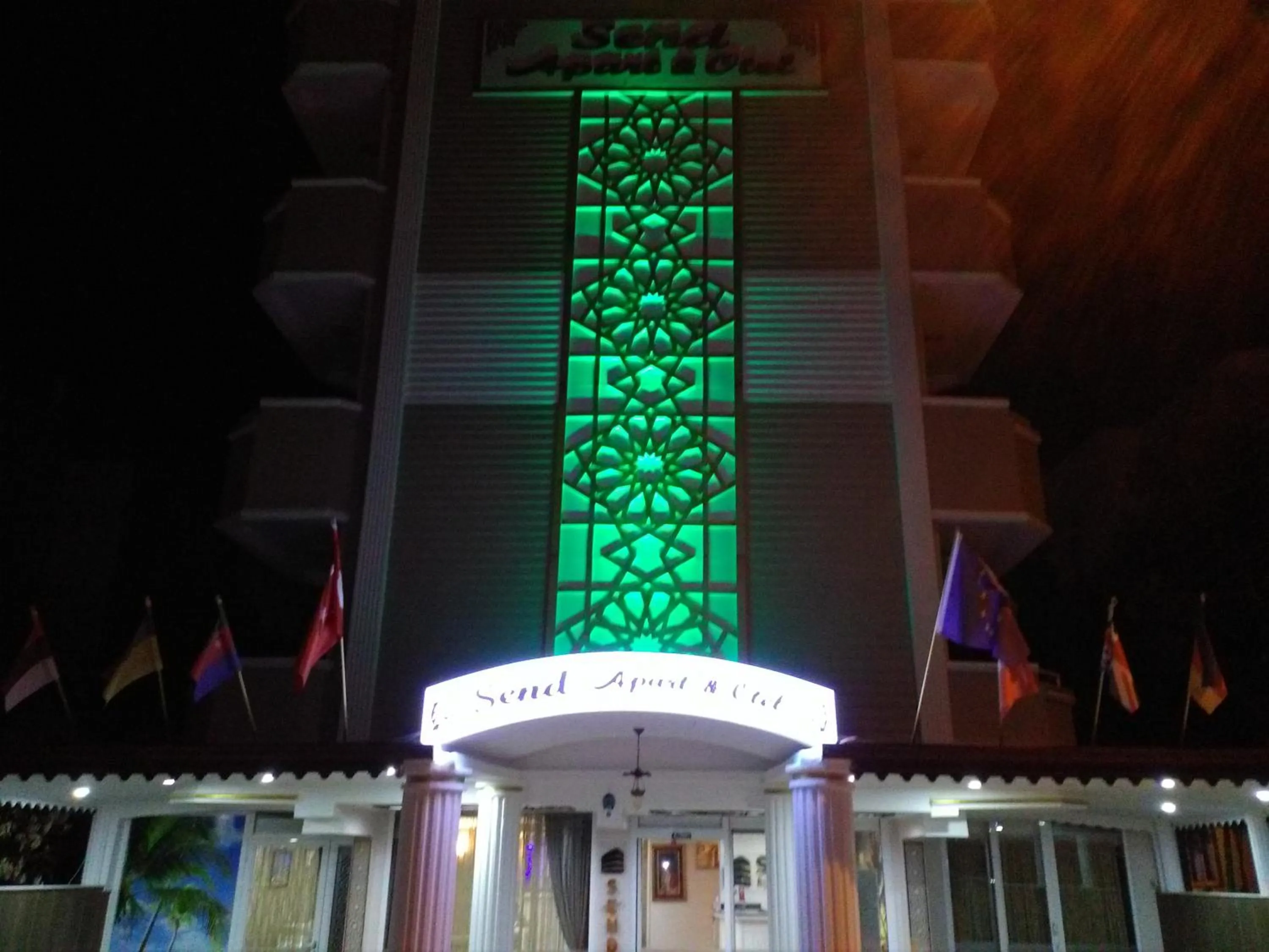 Facade/entrance in Send Apart Otel
