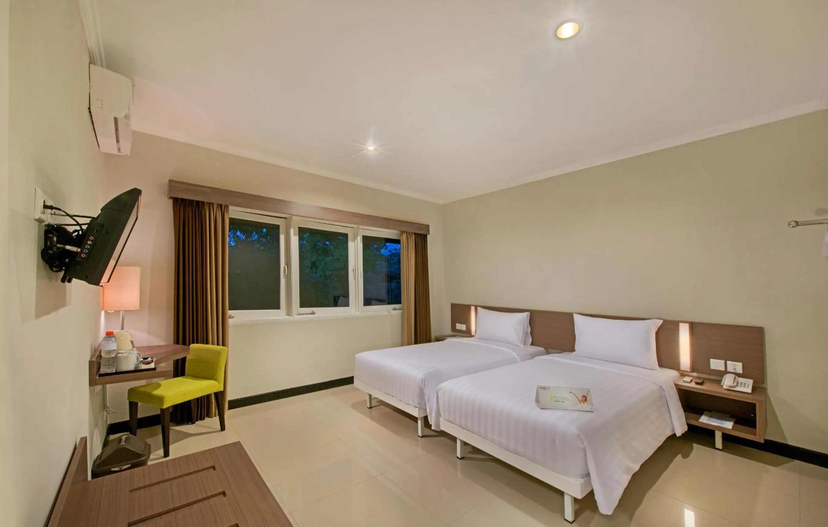 Photo of the whole room in Whiz Prime Hotel Darmo Harapan Surabaya