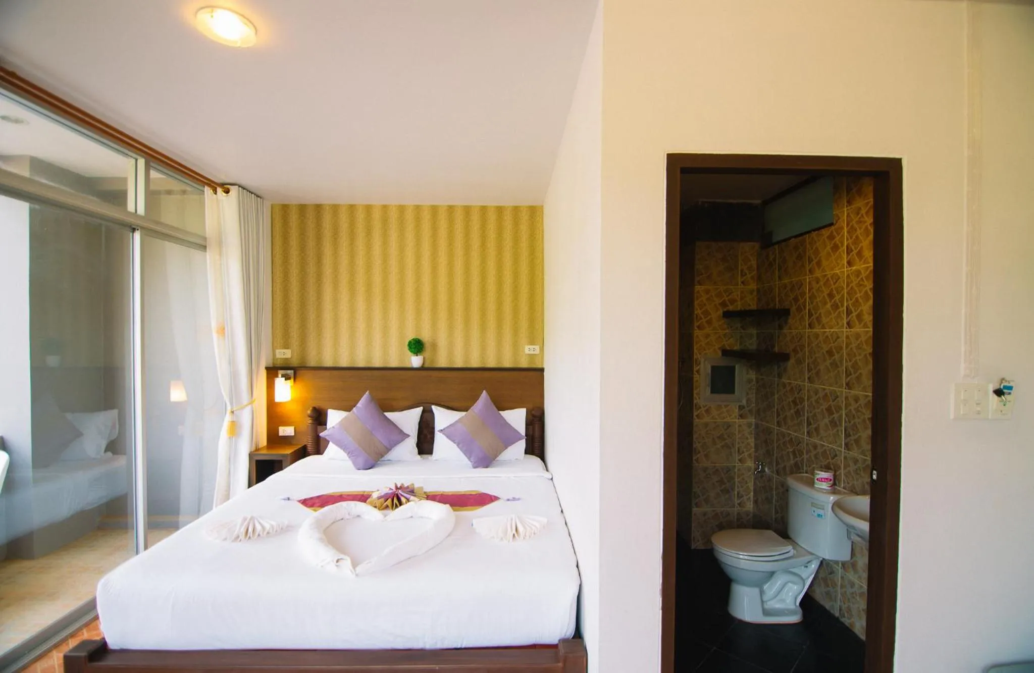 Bedroom, Bed in Lanta Nice Beach House