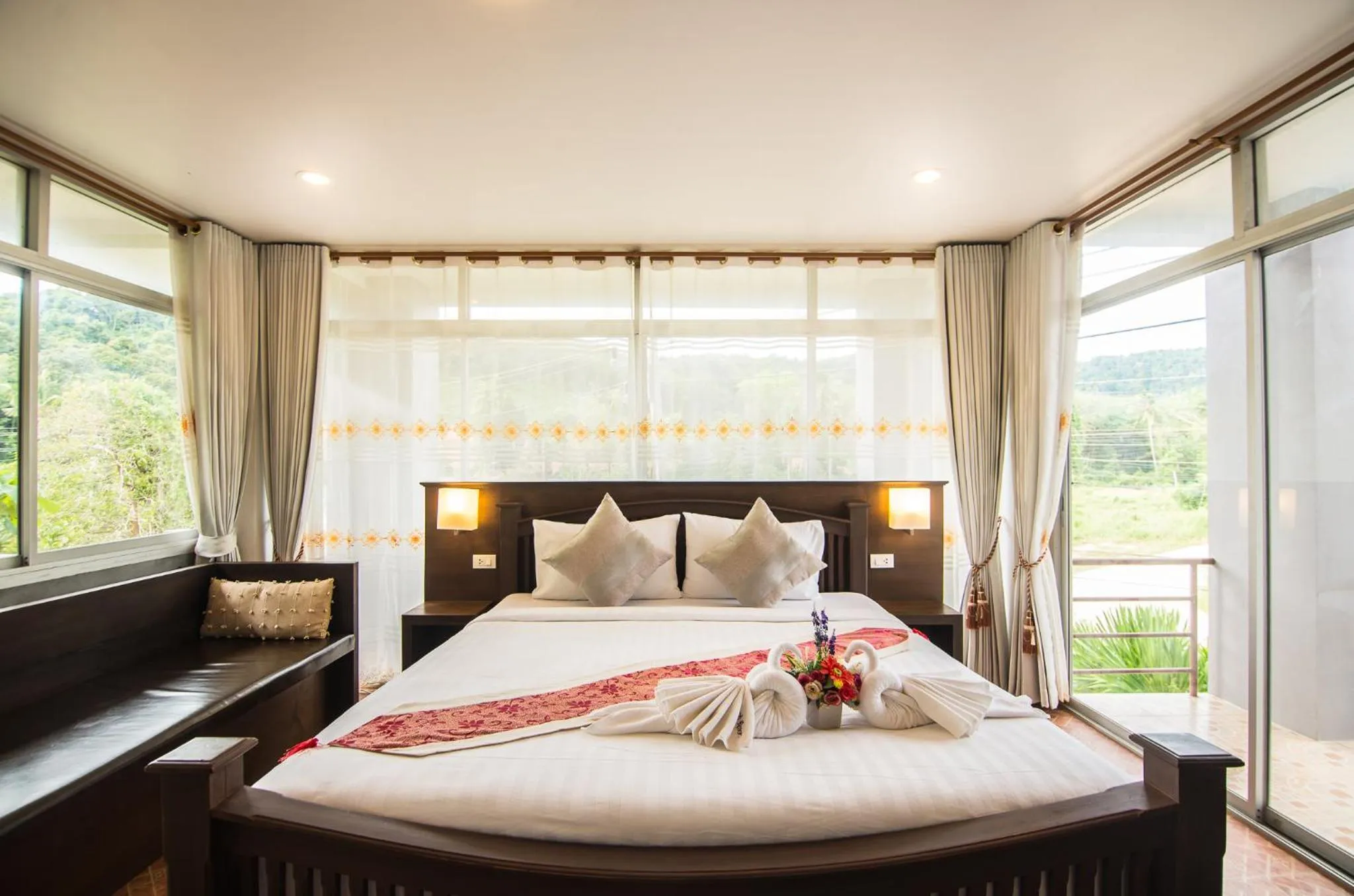 Bedroom, Bed in Lanta Nice Beach House