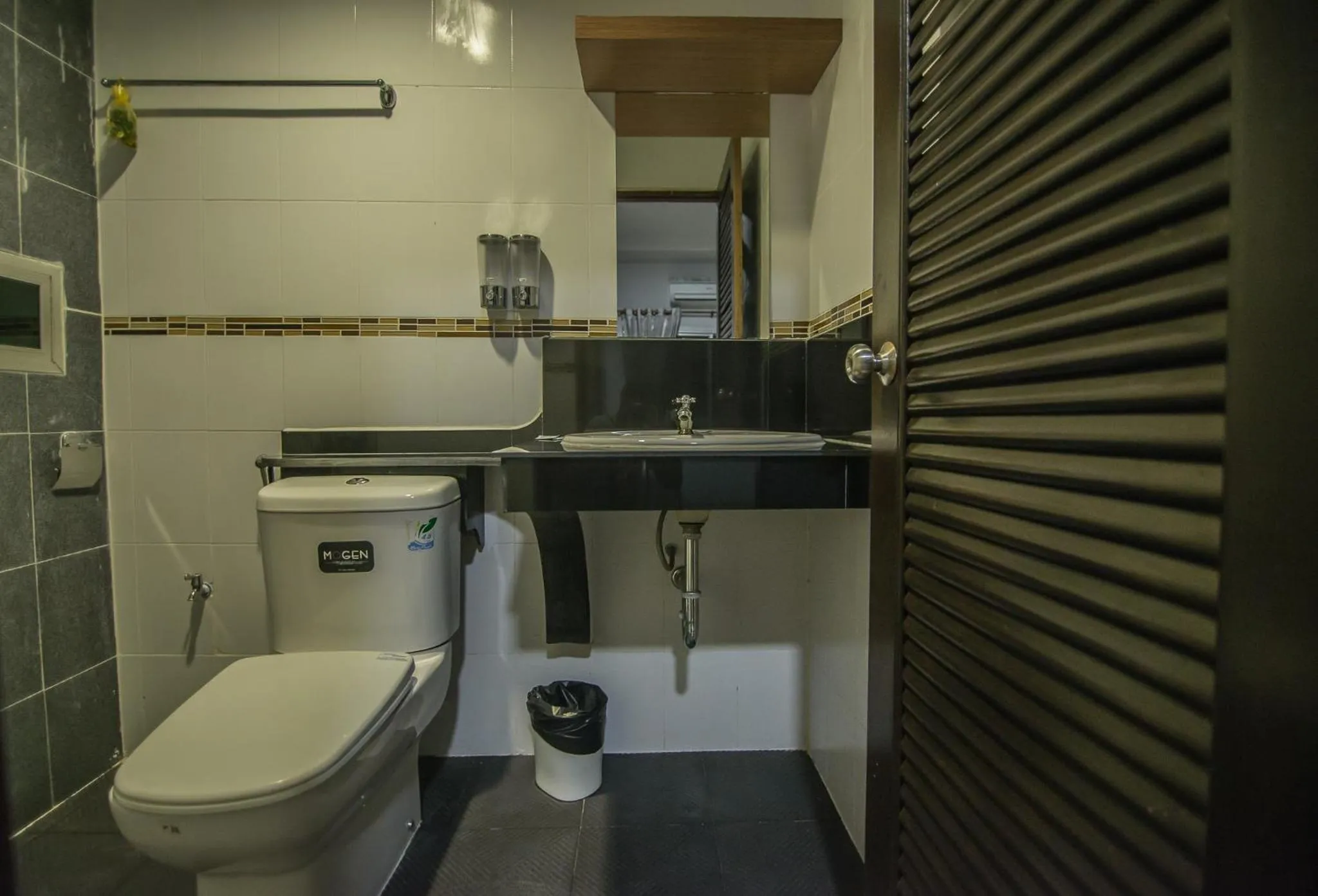 Bathroom in Lanta Nice Beach House