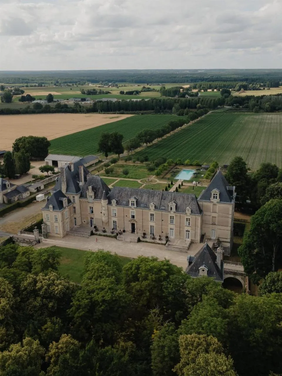 Chateau De Jalesnes
