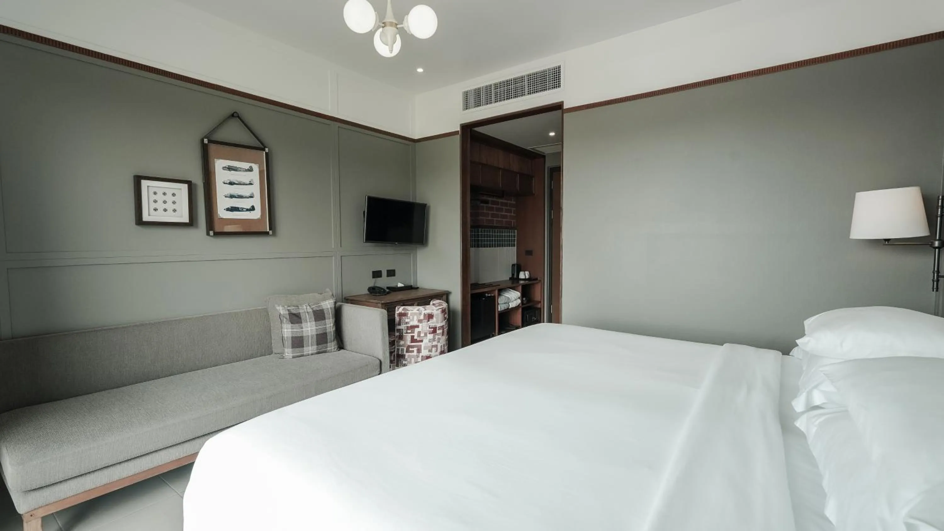 TV and multimedia, Bed in Sugar Marina Hotel -AVIATOR- Phuket Airport