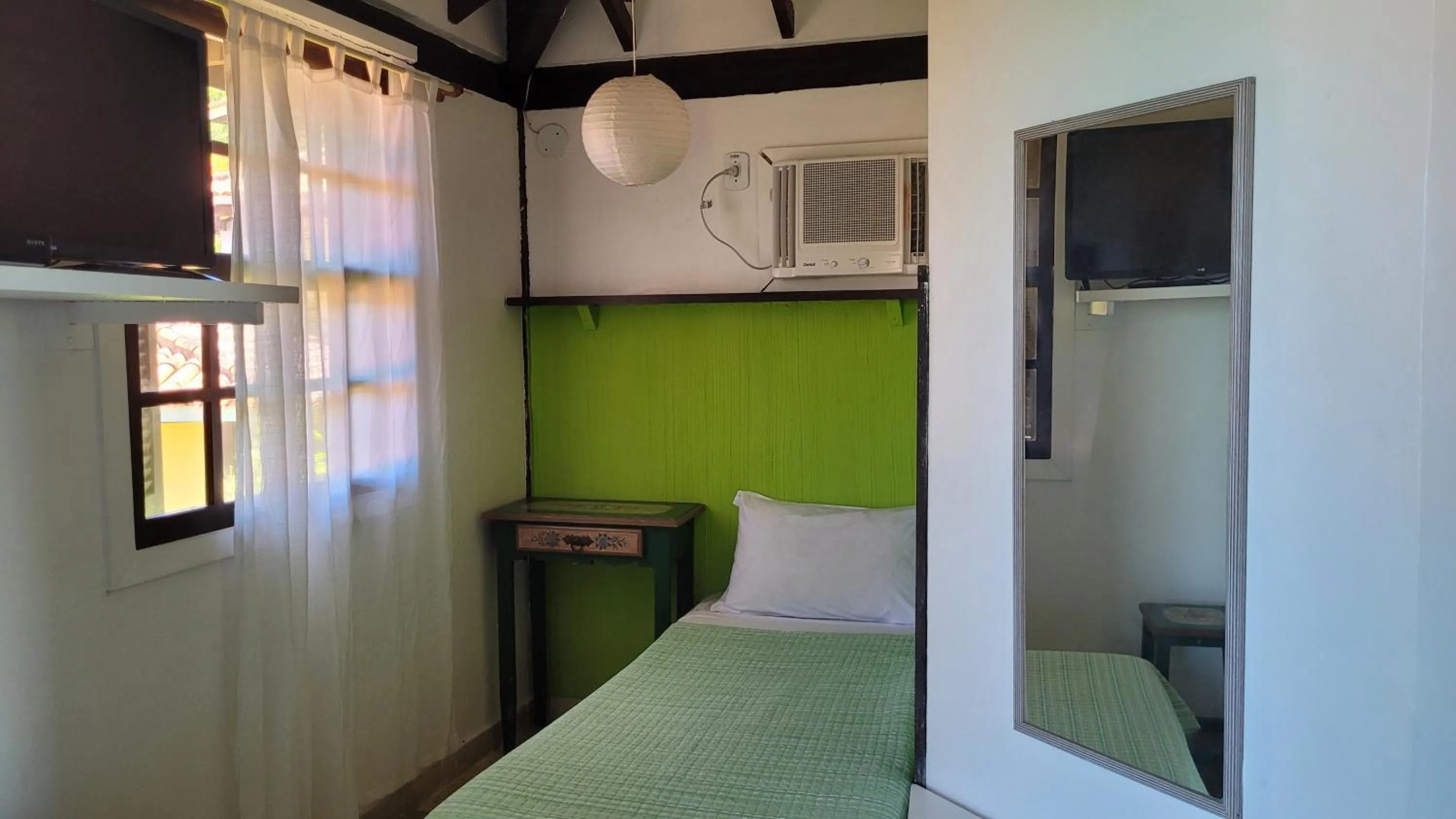 Bed in Hibiscus Beach