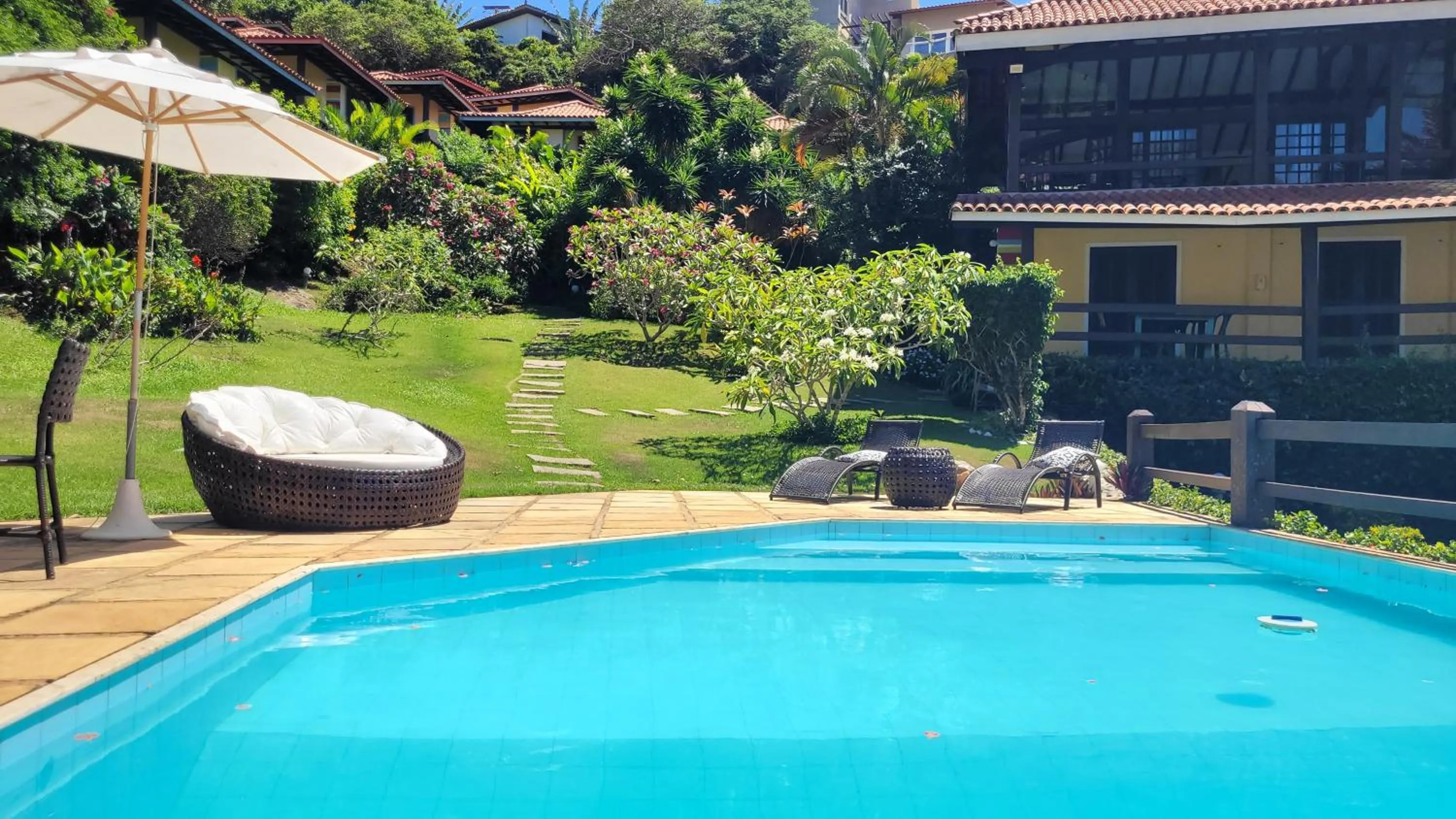 Swimming pool in Hibiscus Beach