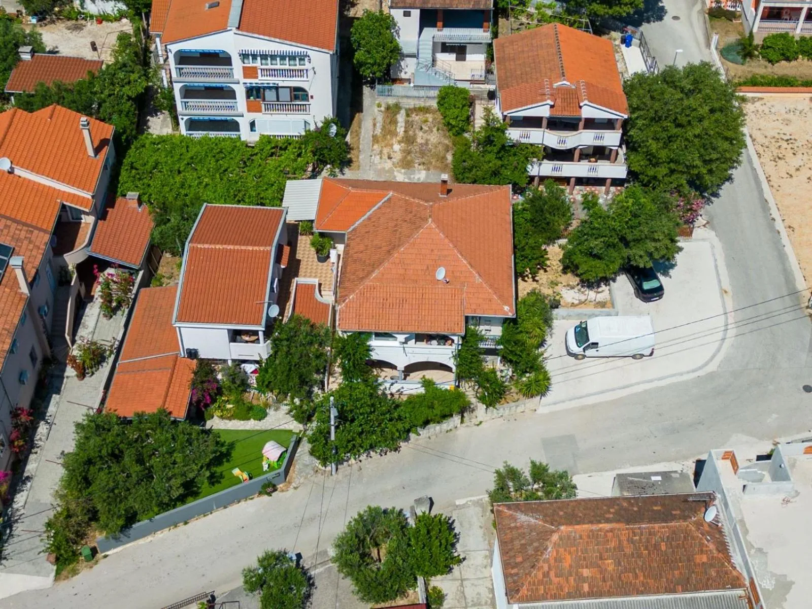 Apartments Petar Maksan