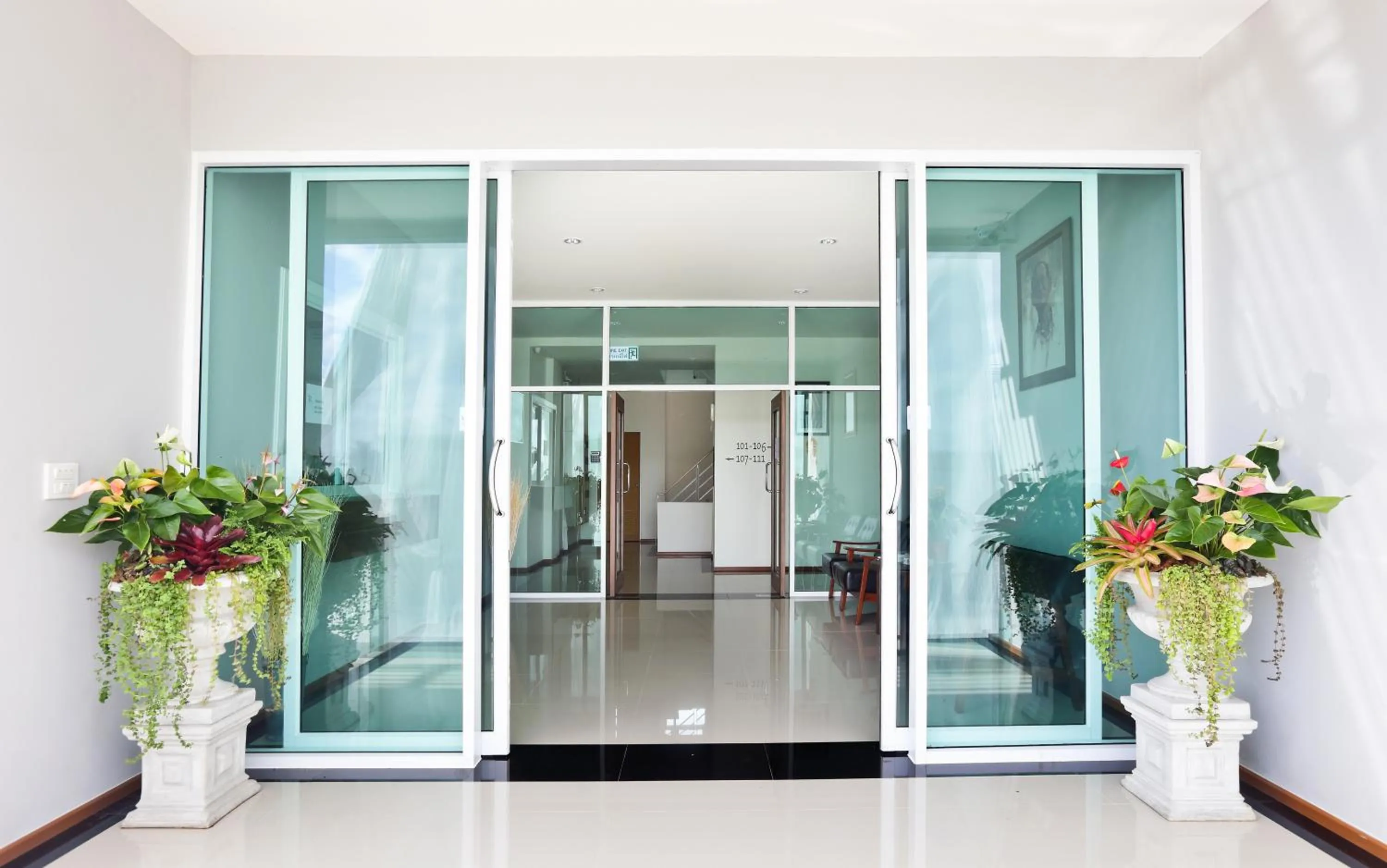 Facade/entrance in Rangh Place