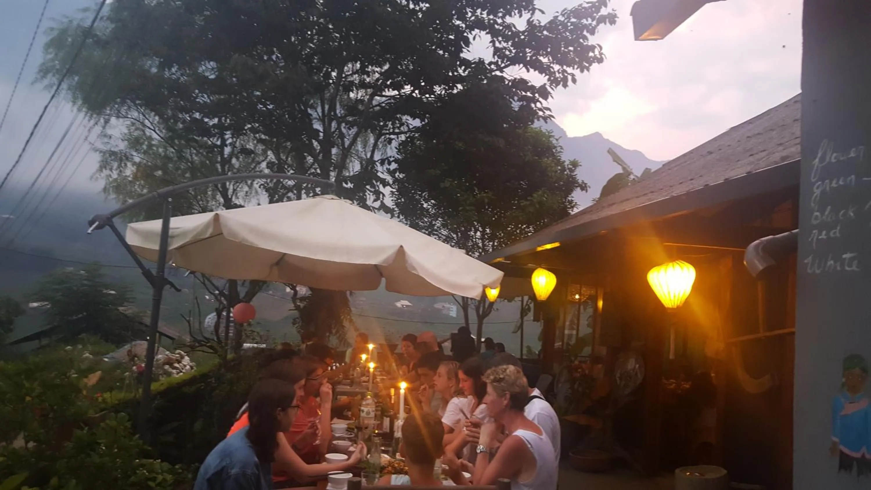 Restaurant/places to eat in Luckydaisy Buffalo House