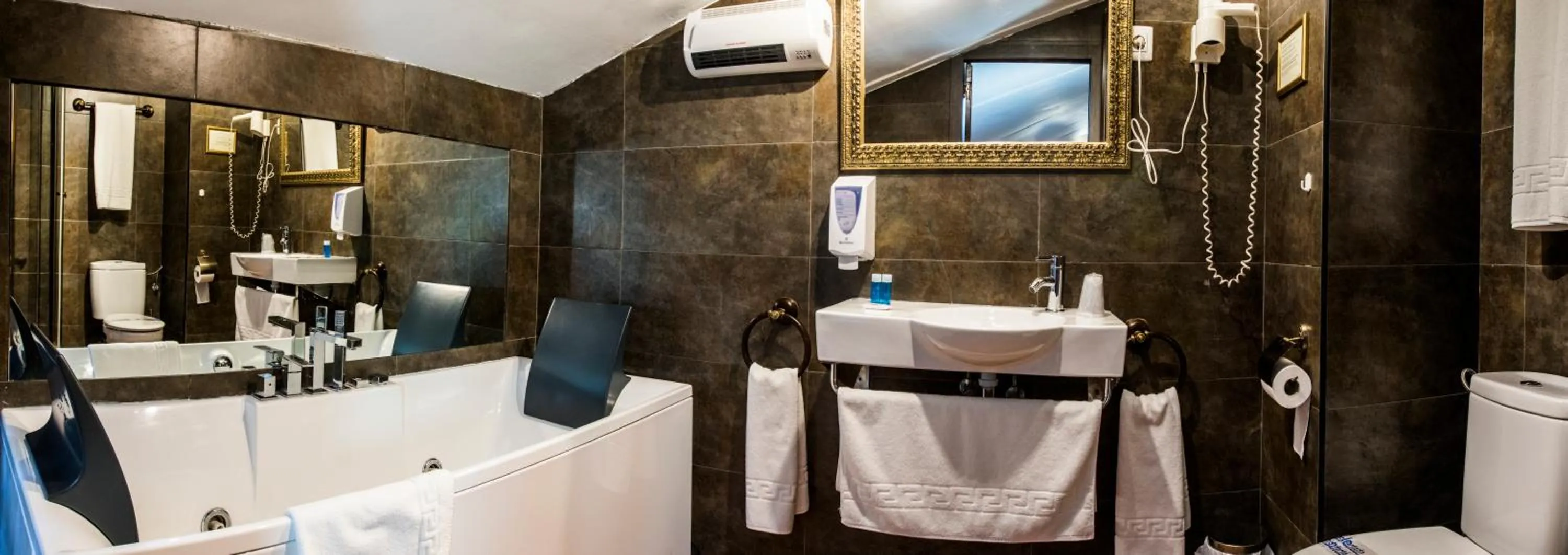 Bathroom in La Posada De La Magistral