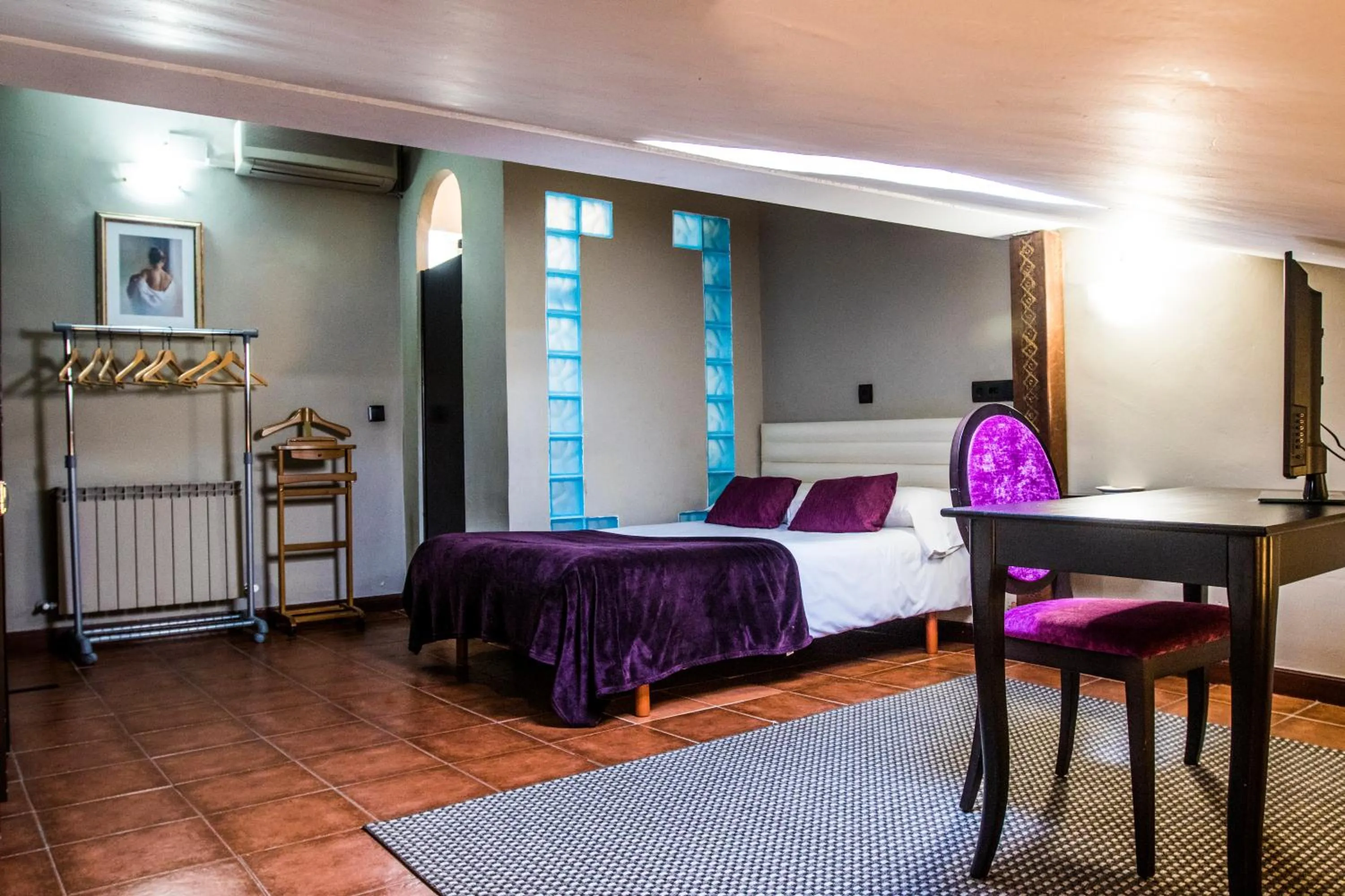 Photo of the whole room, Bed in La Posada De La Magistral