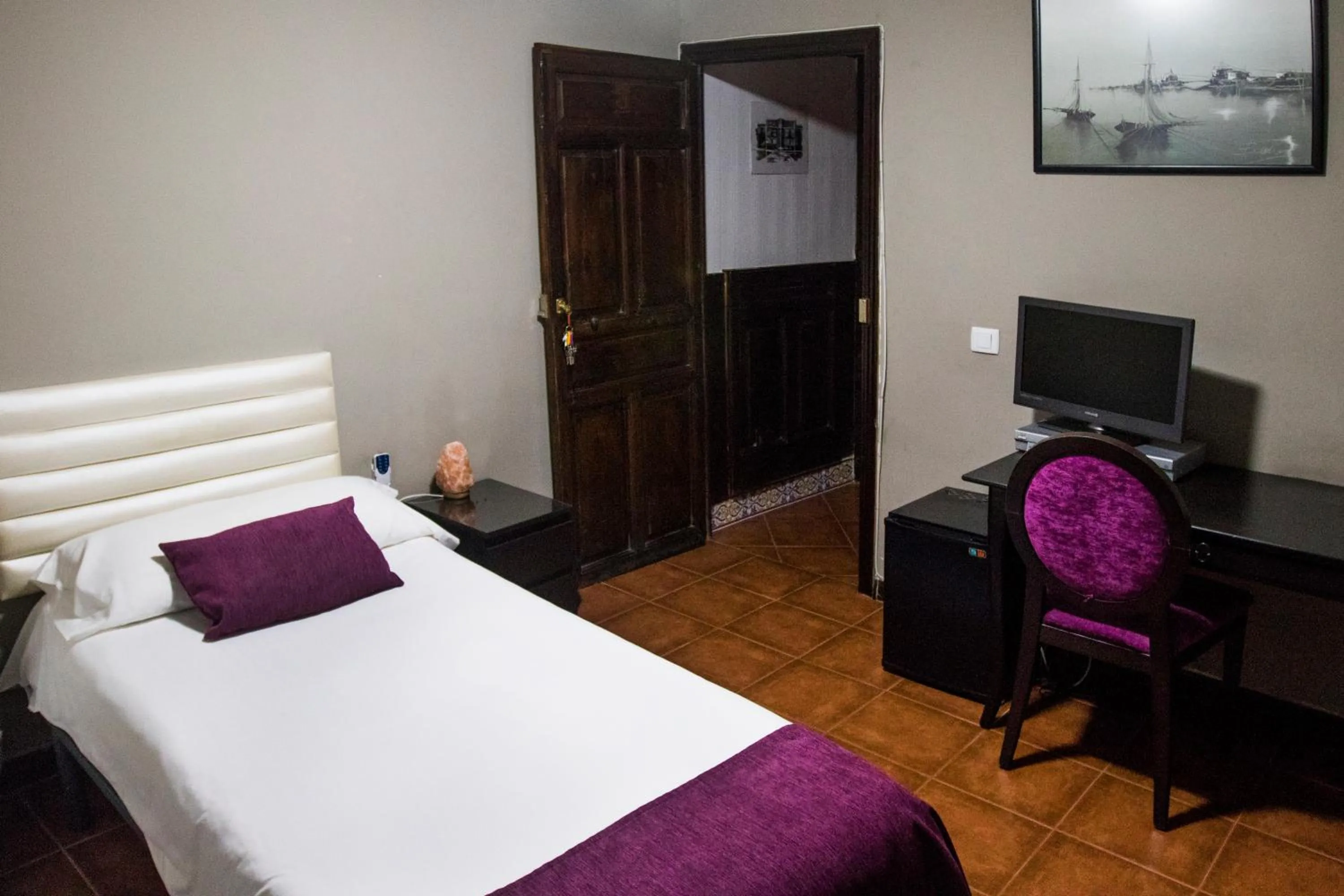 Photo of the whole room, Bed in La Posada De La Magistral