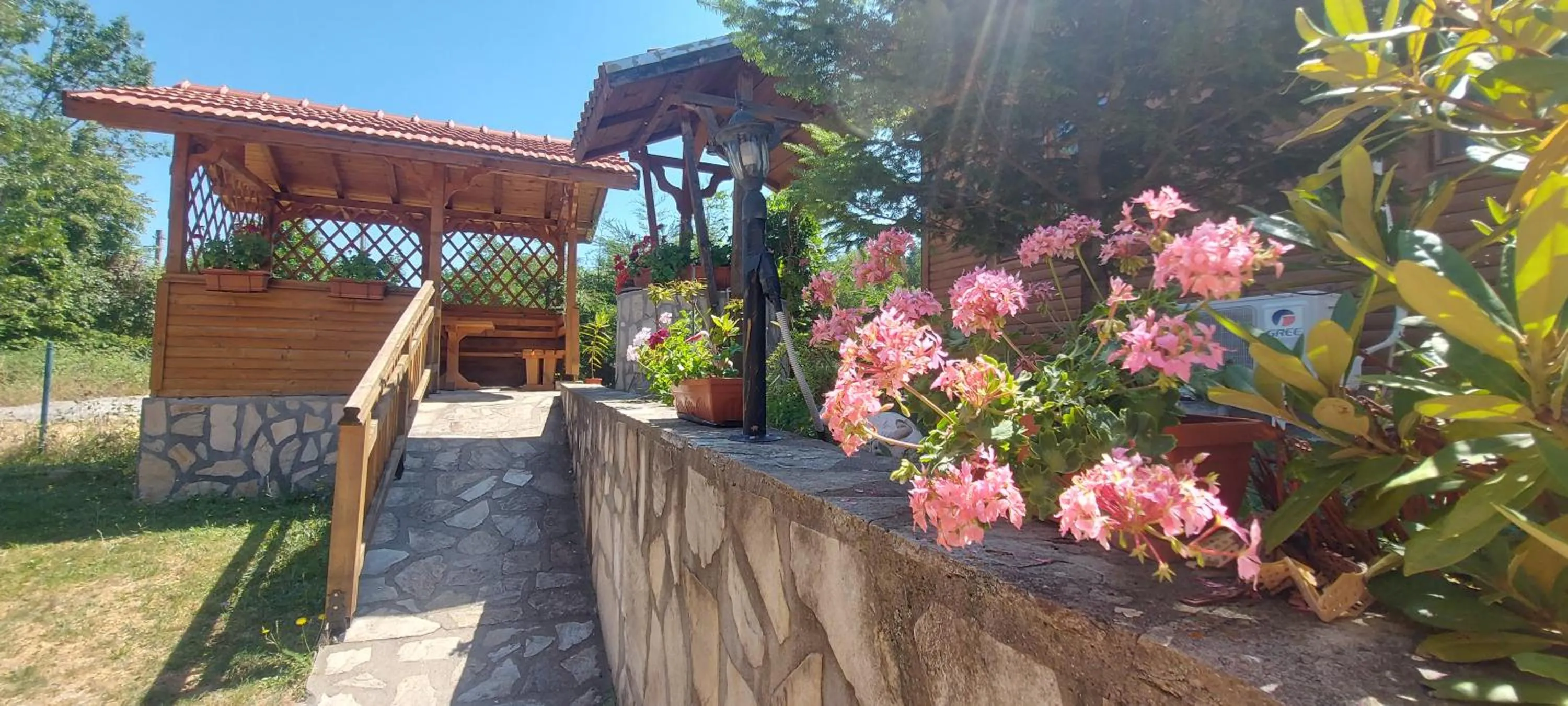 Patio in Mini Complex Rilski Terasi