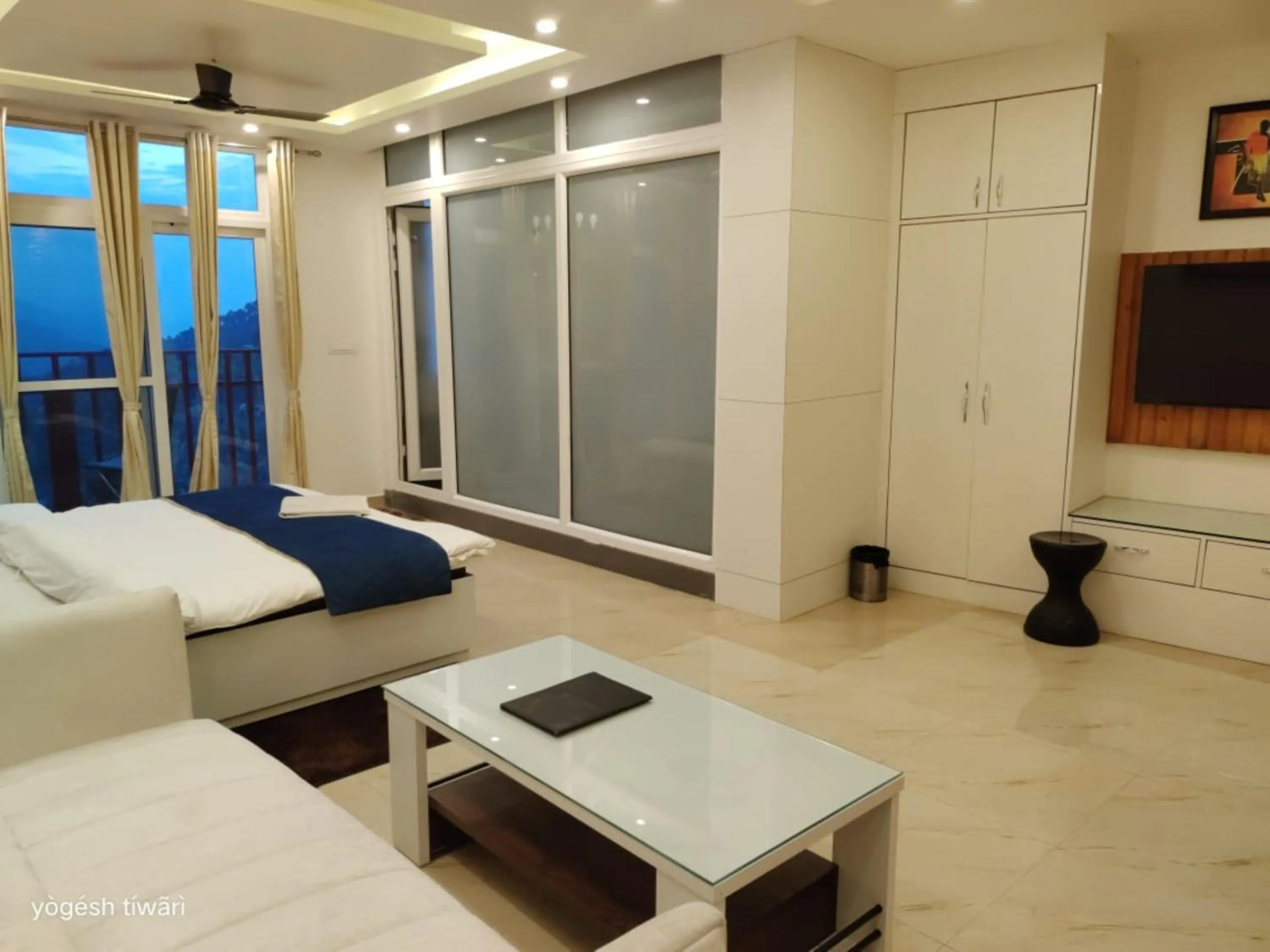 Hotel Haya Palace View King And Restaurant - Parking - Gym Facility With Mountain View Room In Bhimtal