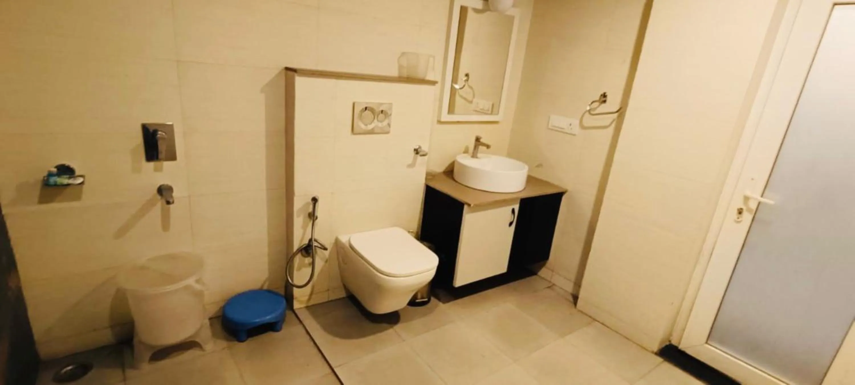 Hotel Haya Palace View King And Restaurant - Parking - Gym Facility With Mountain View Room In Bhimtal