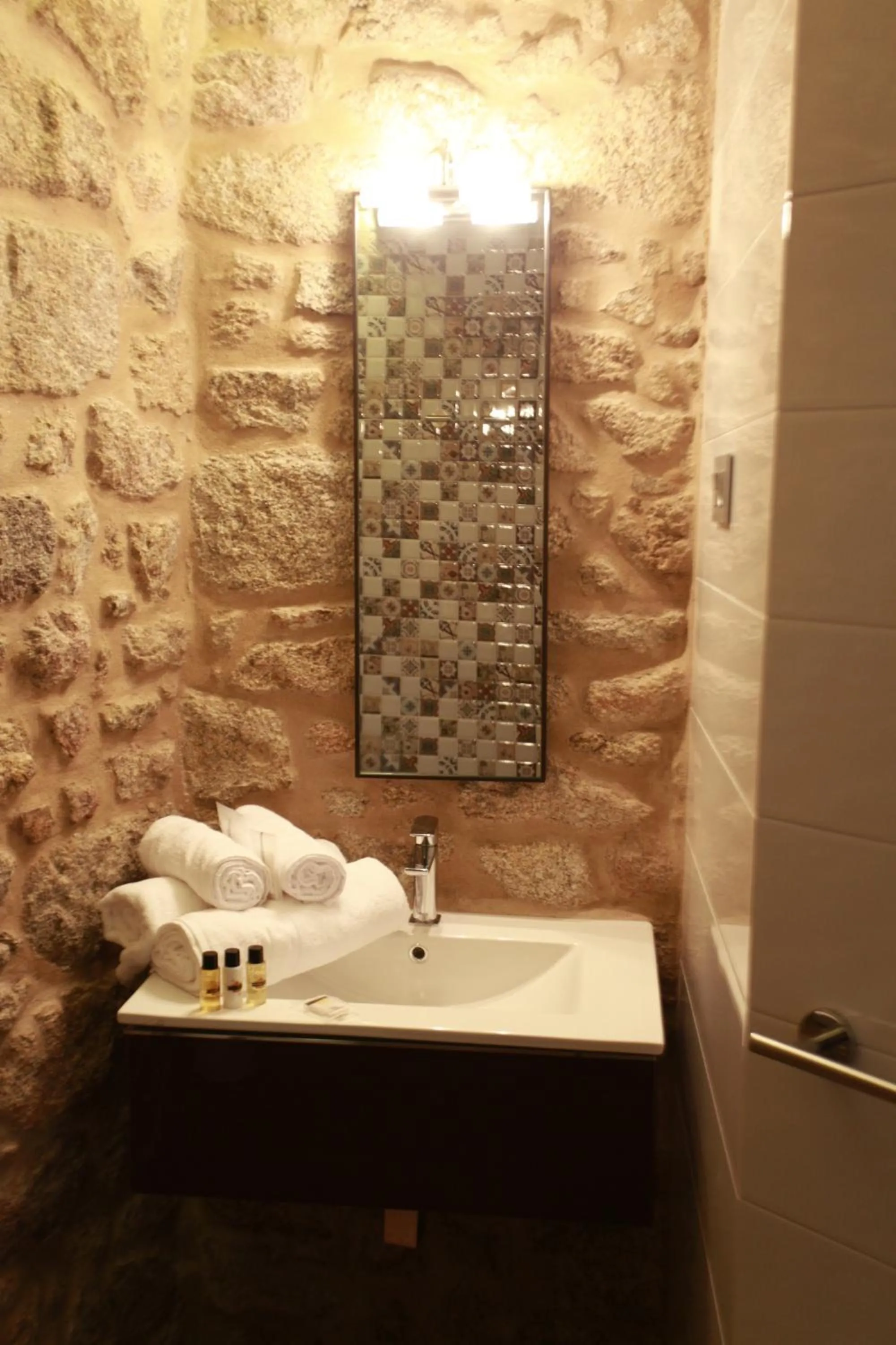 Bathroom in Apartamentos Praia do Capitàn