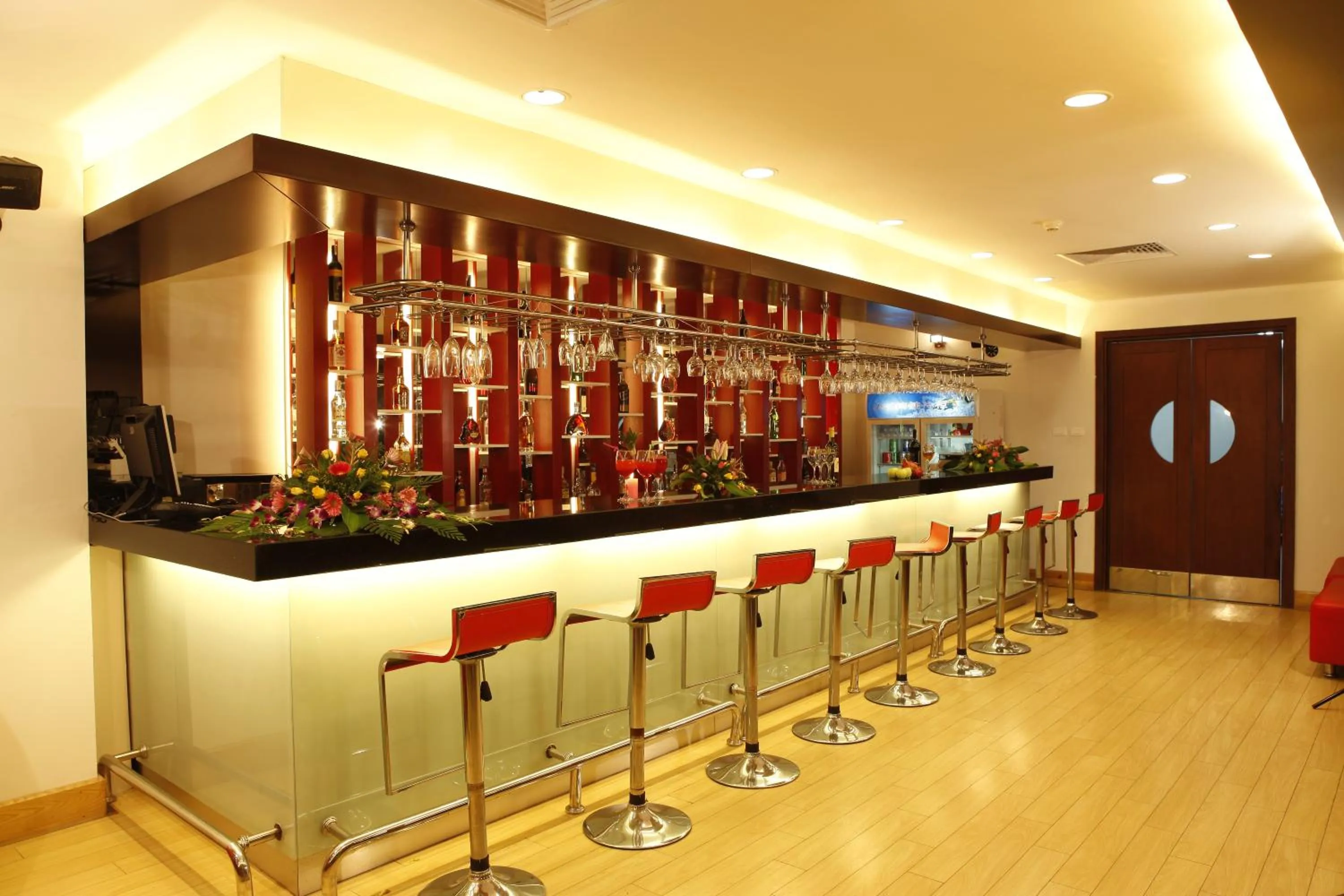 Lounge or bar in Majestic Mong Cai Hotel