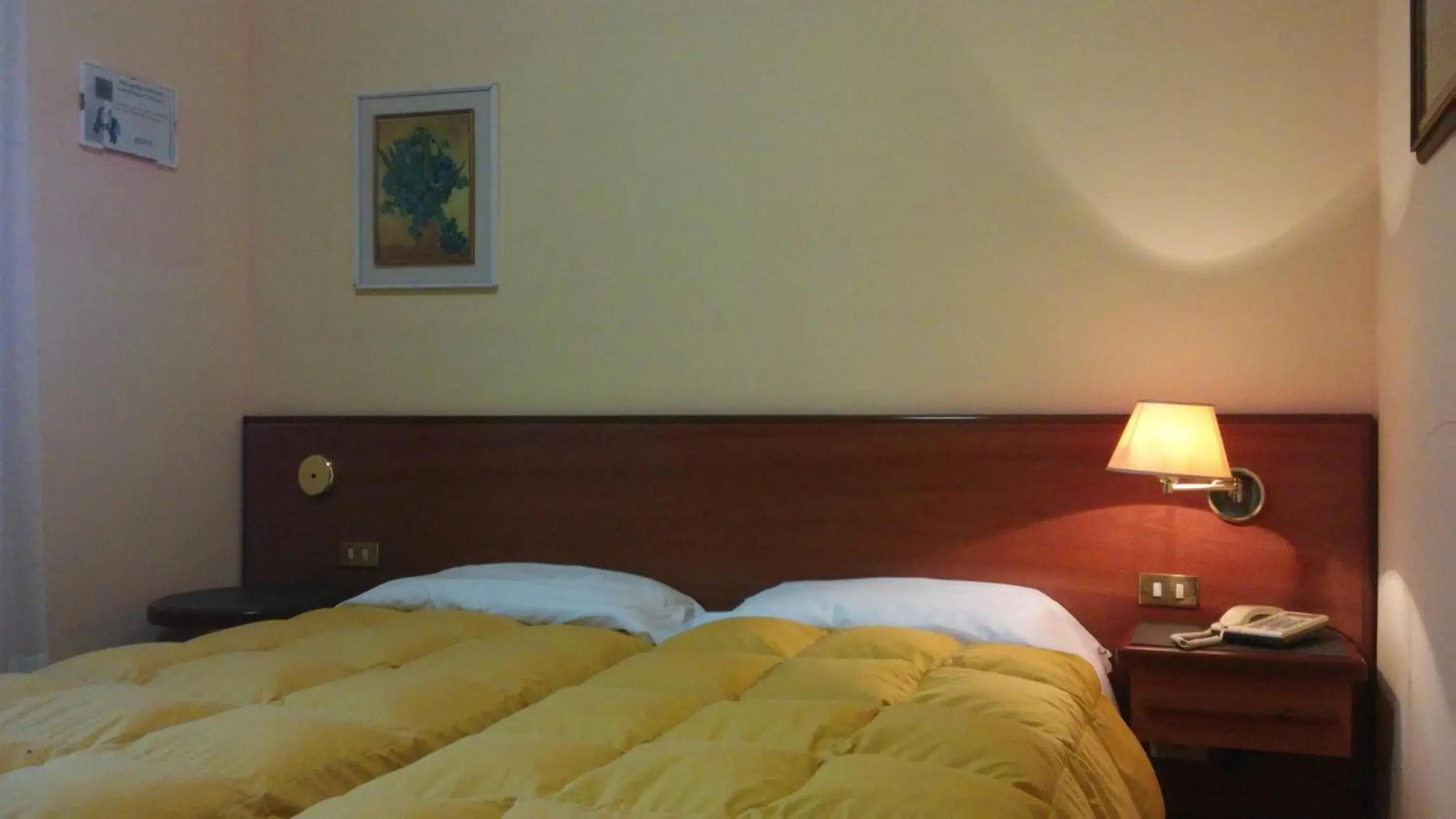 Family Room with Private Bathroom in Hotel Due Fontane Family Room with Private Bathroom in Hotel Due Fontane