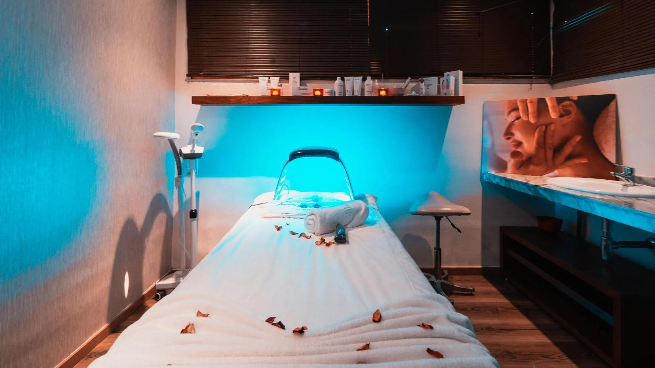 Massage, Bed in The Fourteen Luxury Boutique Hotel