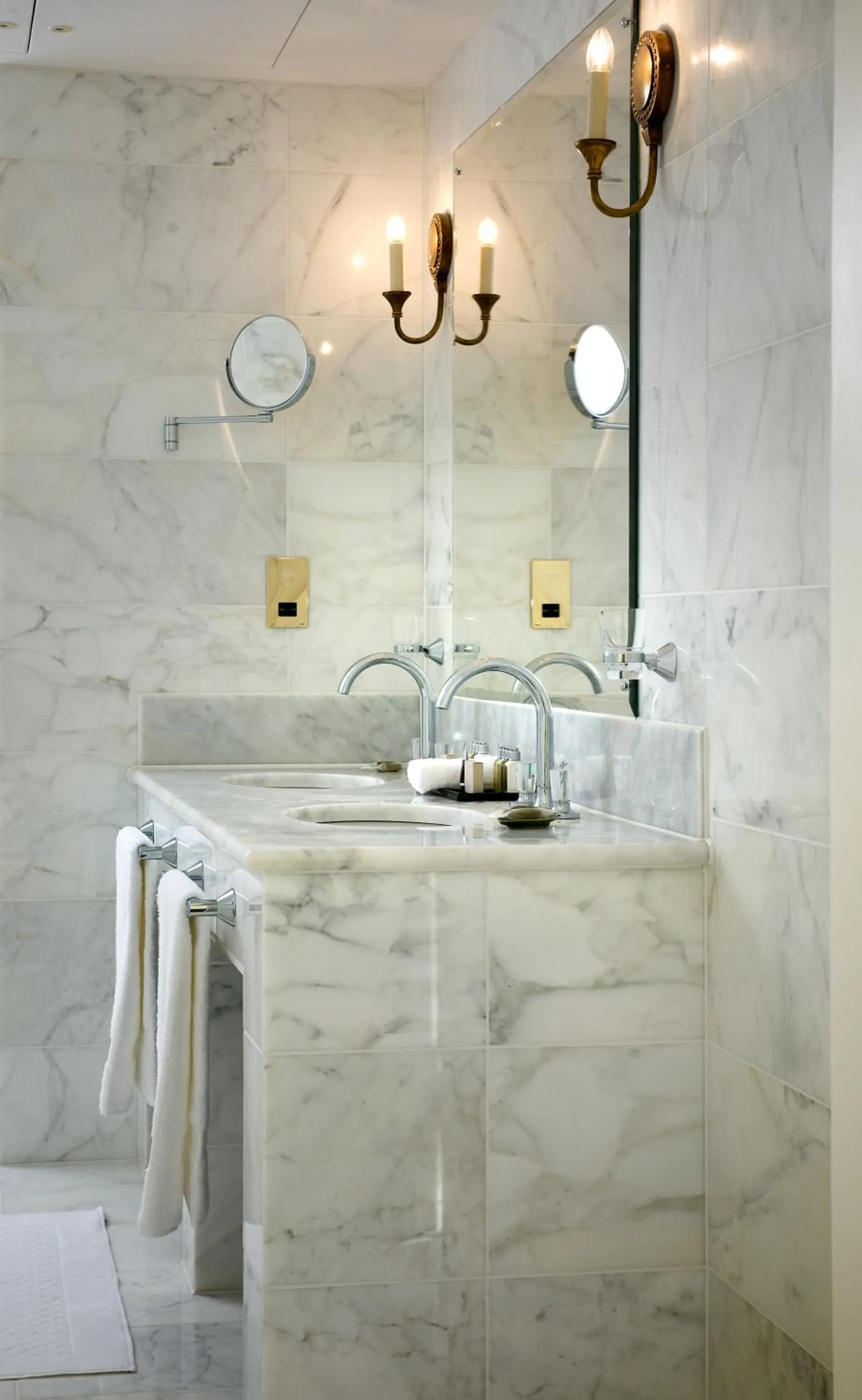 Bathroom in GreyFriars