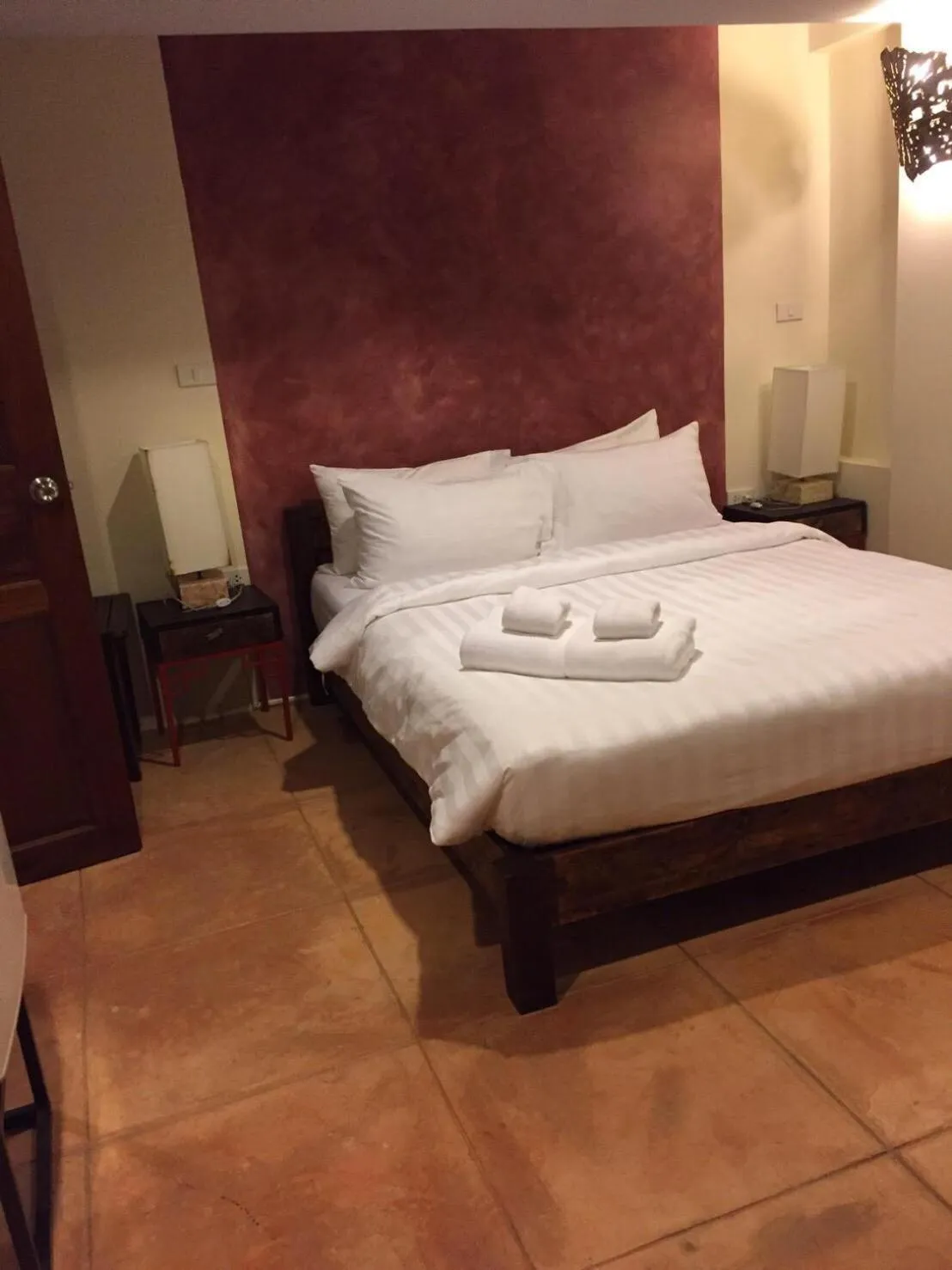 Bed in Arcadia Maephim Serviced Apartments