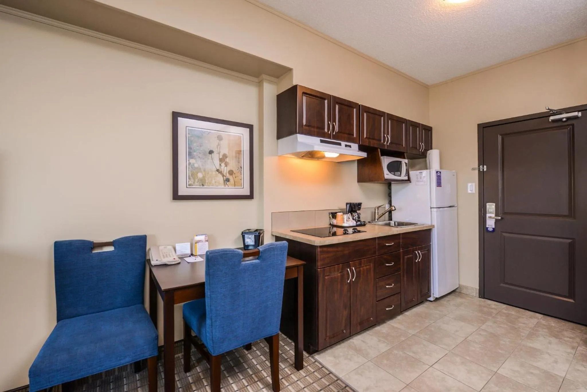 Day, Kitchen/Kitchenette in Quality Inn and Suites