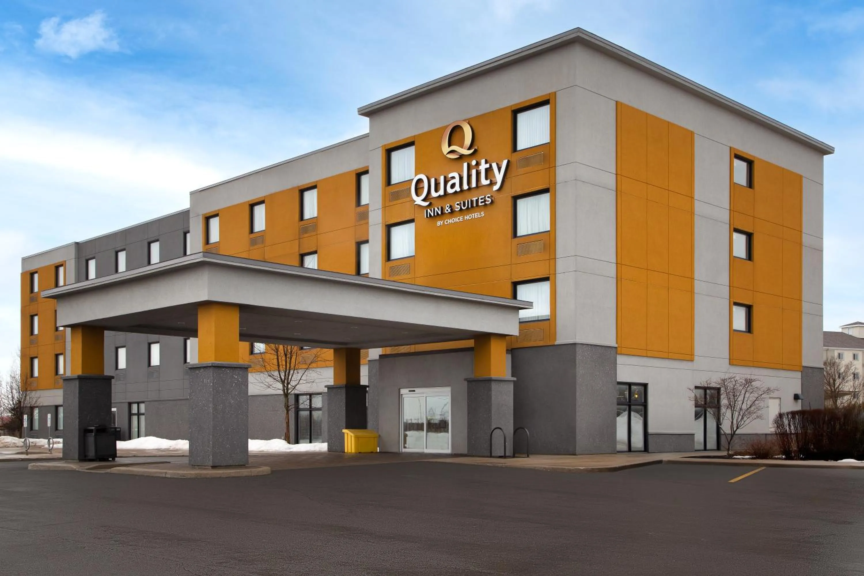 Property building in Quality Inn & Suites Kingston