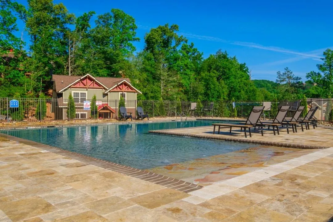 Swimming pool in Mountain Palace
