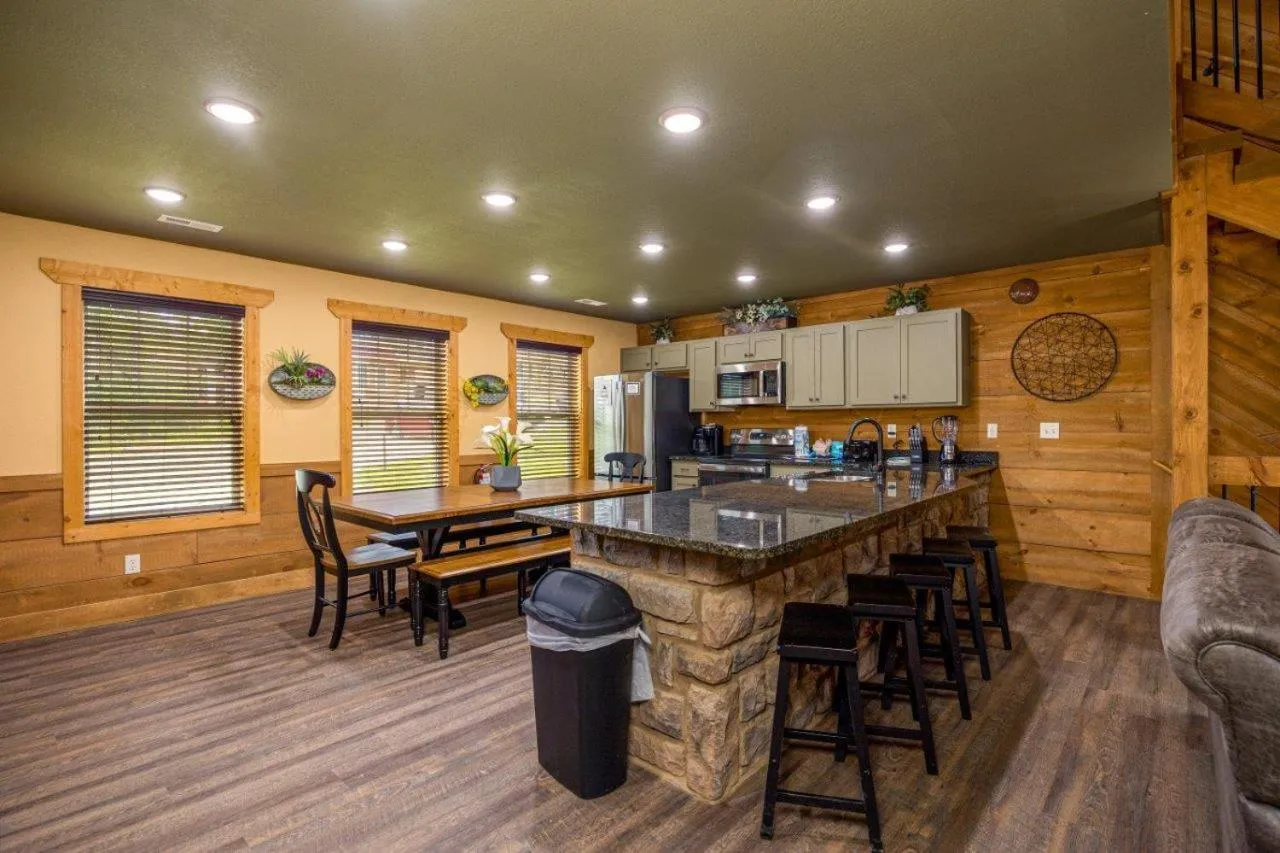Kitchen or kitchenette in Mountain Palace