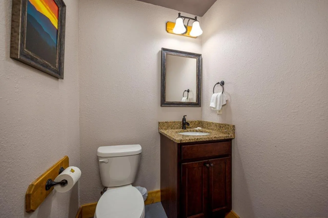 Bathroom in Mountain Palace