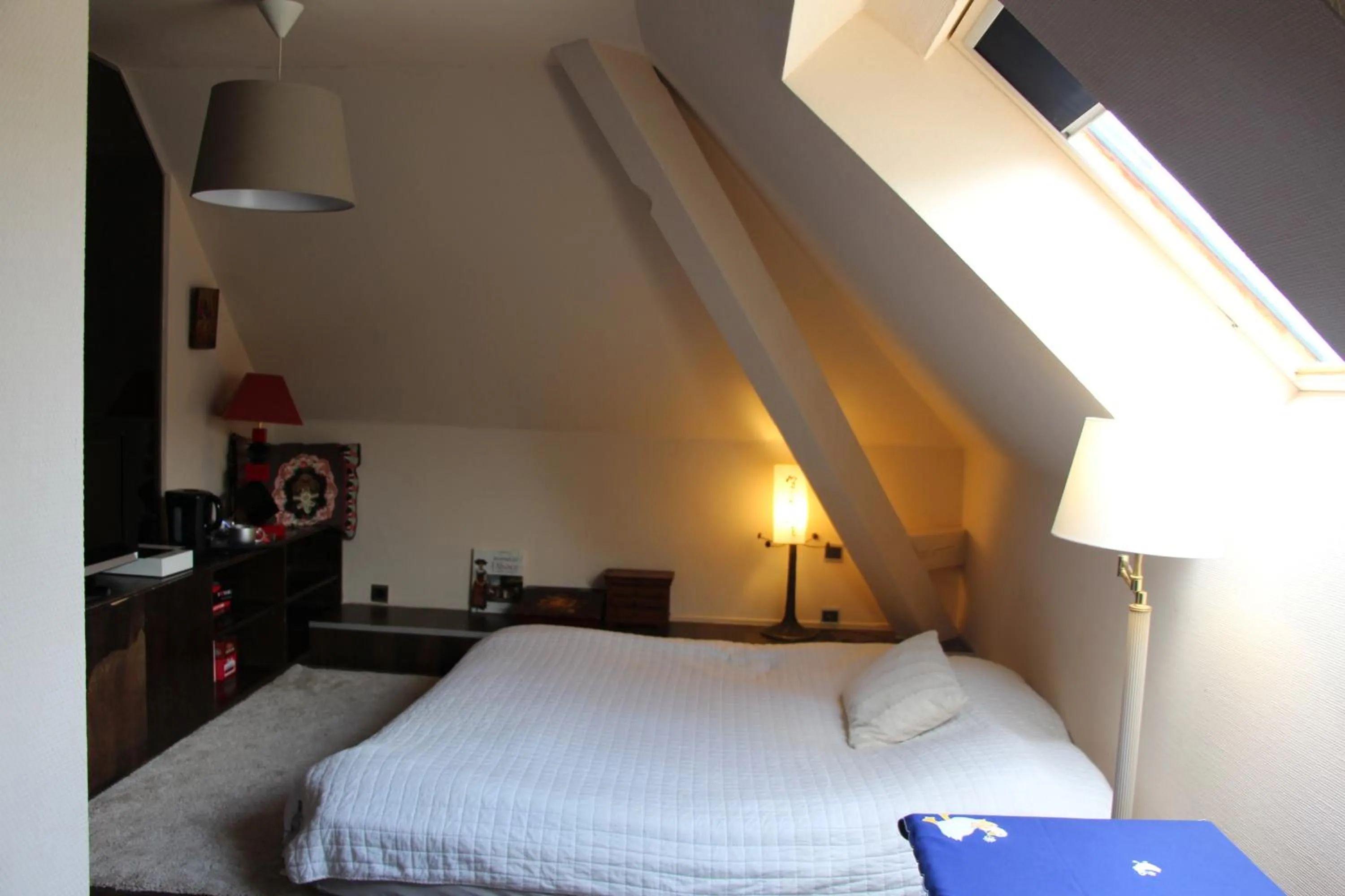 Bedroom, Bed in Chambres Privatives Chez l'Habitant