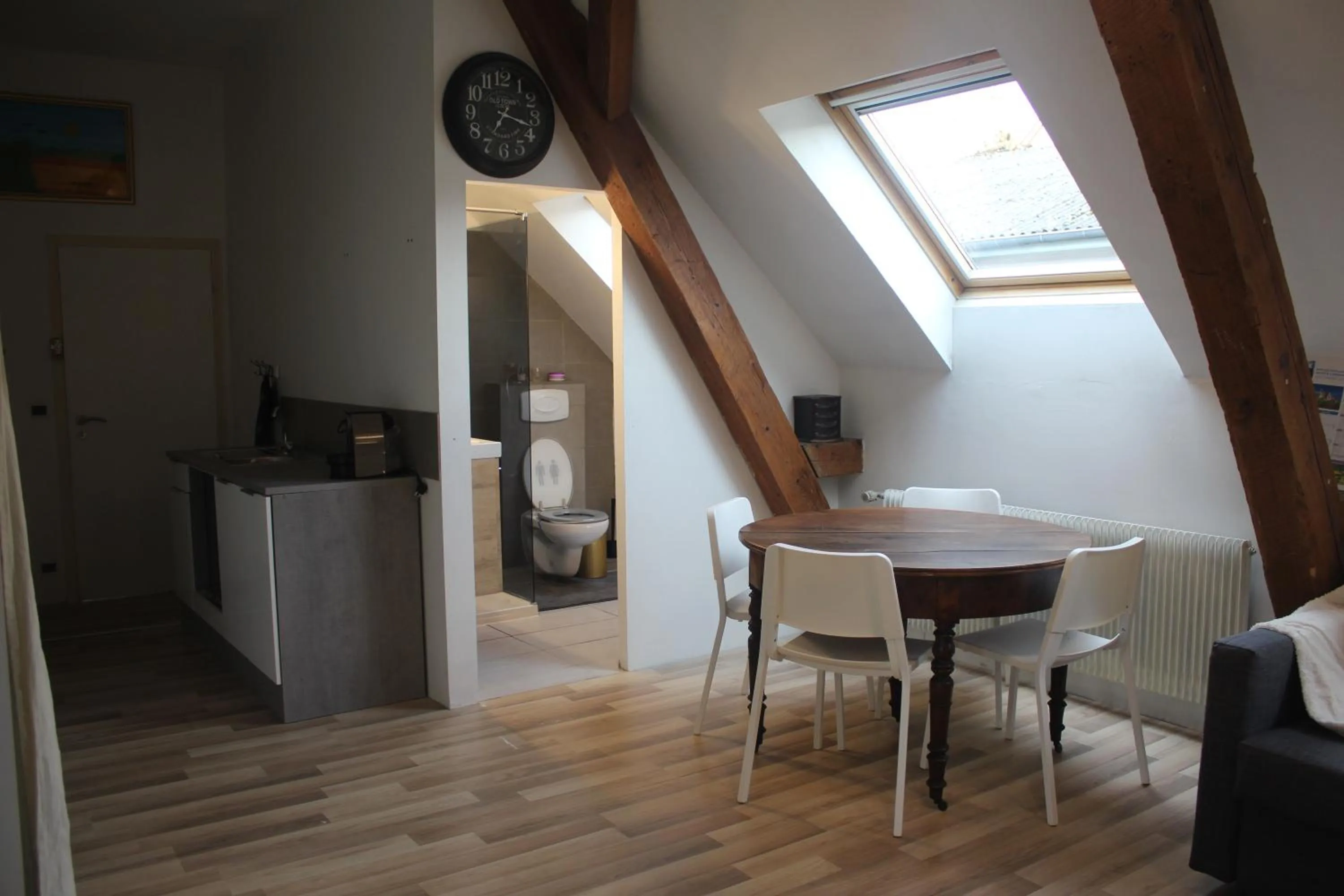 Dining area in Chambres Privatives Chez l'Habitant