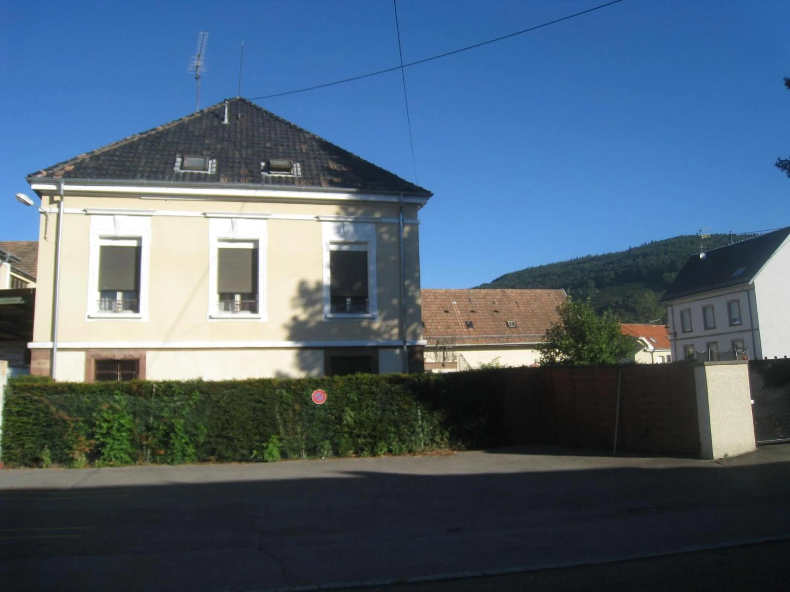 Property building in Chambres Privatives Chez l'Habitant