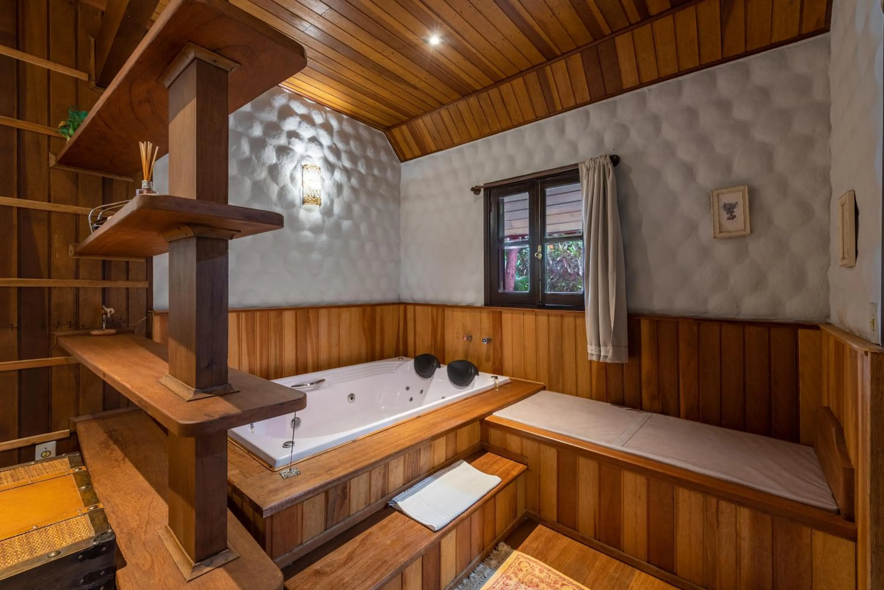 Bathroom, Bed in Pousada & Spa Cantos e Contos