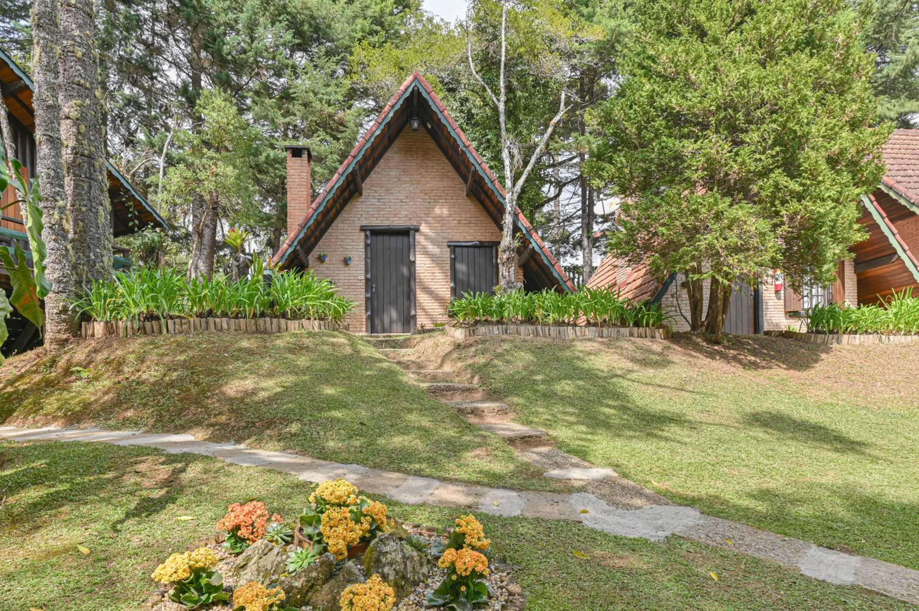 Property building in Pousada & Spa Cantos e Contos