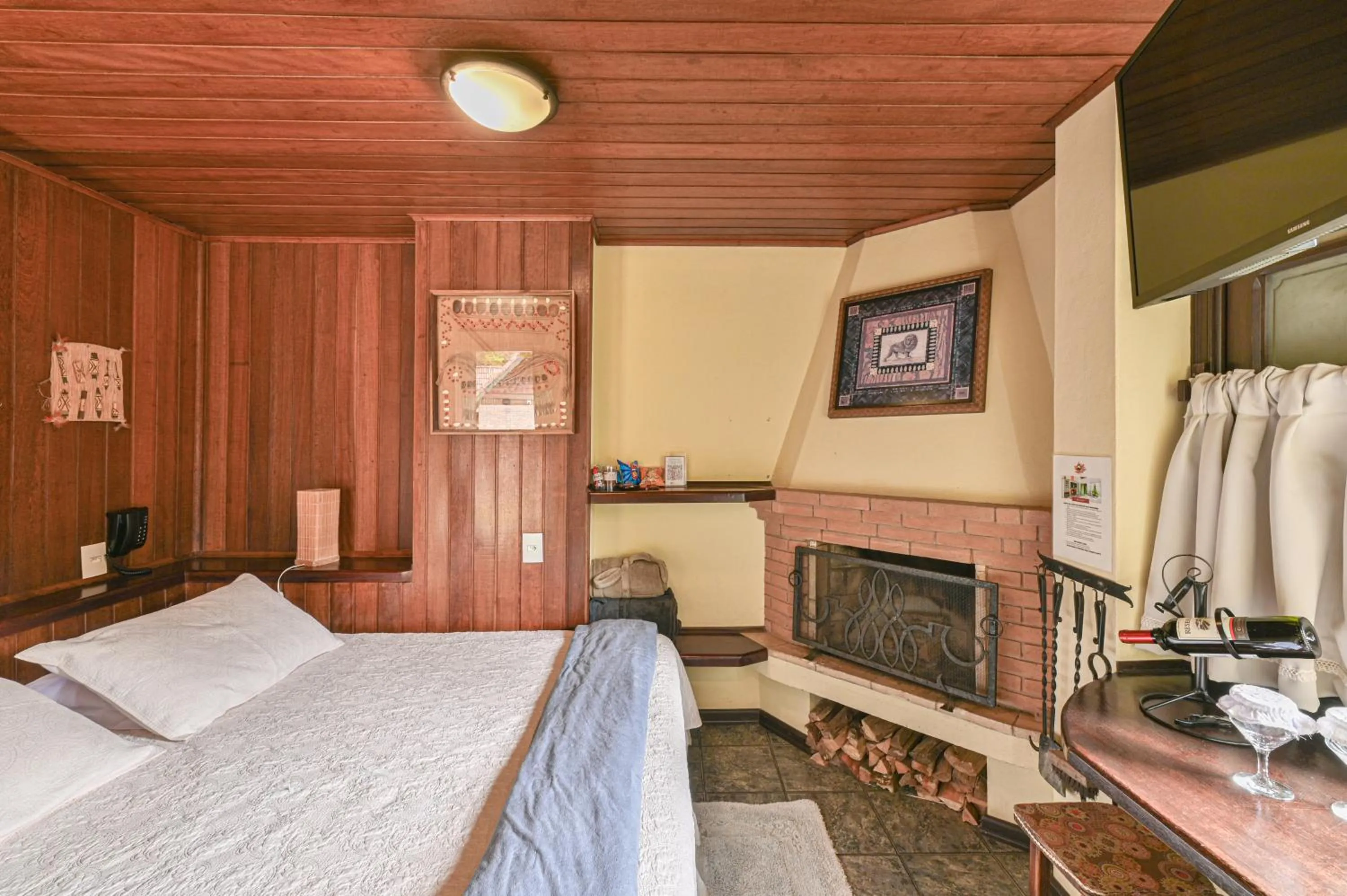 Photo of the whole room, Bed in Pousada & Spa Cantos e Contos