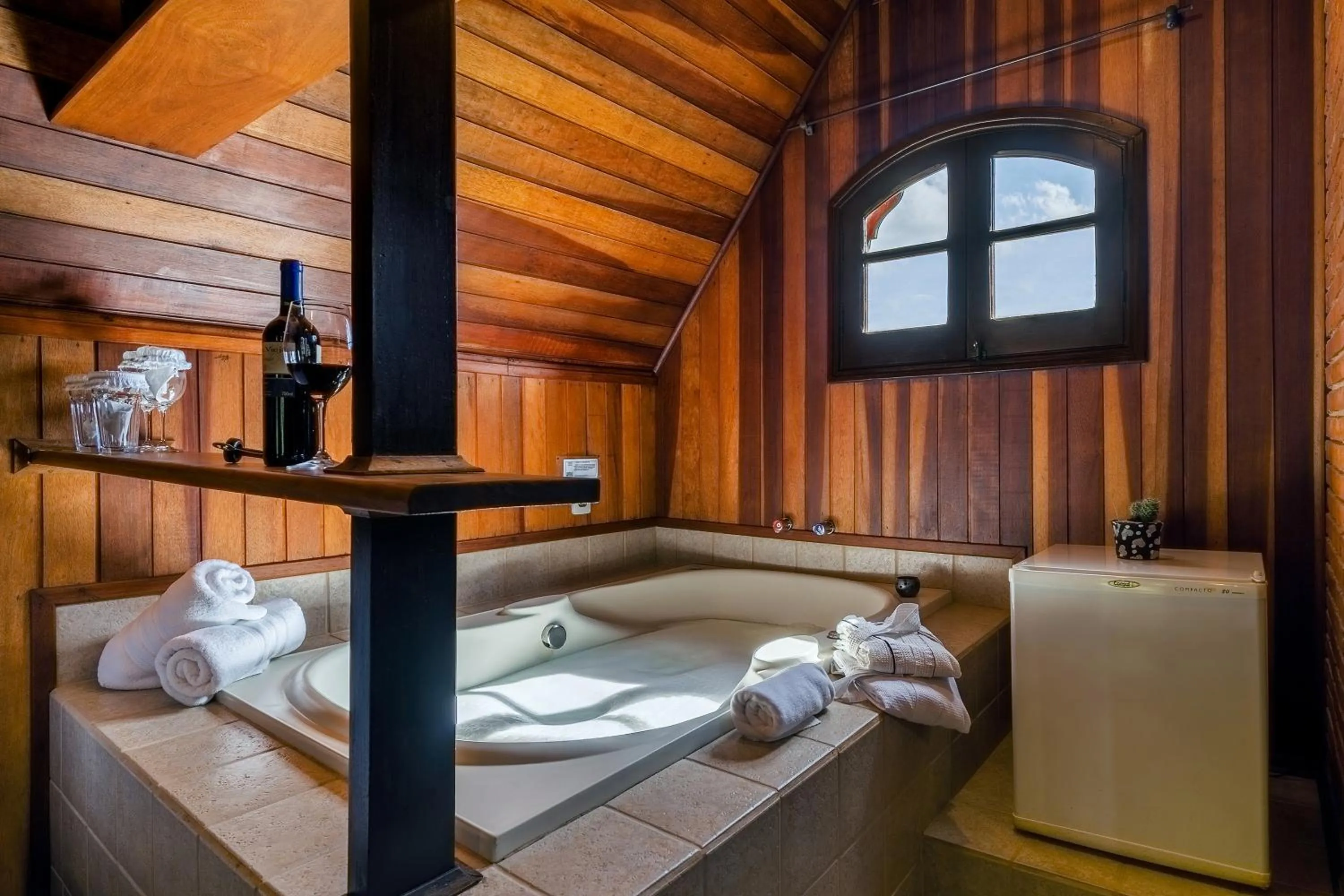 Hot Tub, Bed in Pousada & Spa Cantos e Contos