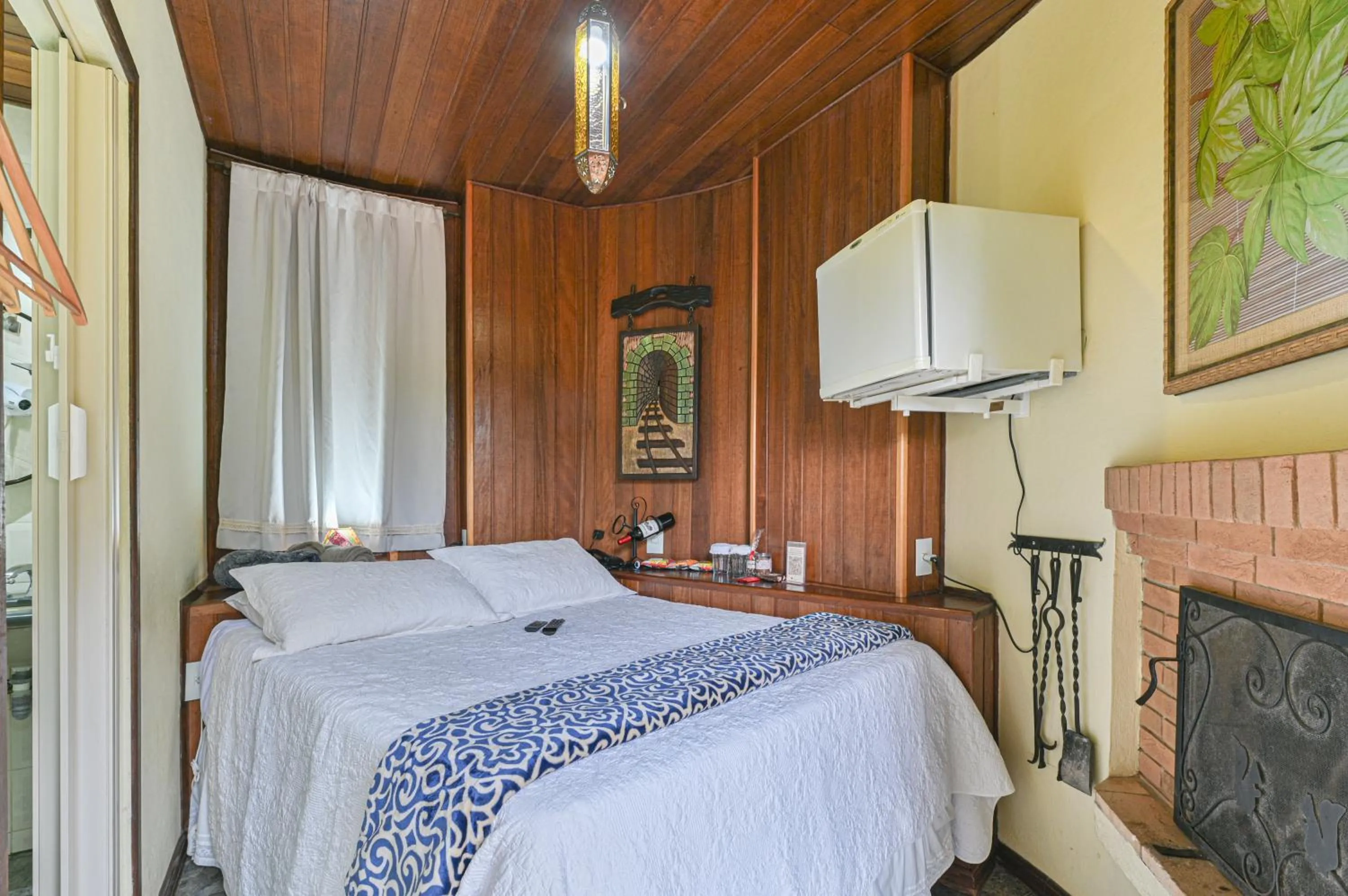 Photo of the whole room, Bed in Pousada & Spa Cantos e Contos