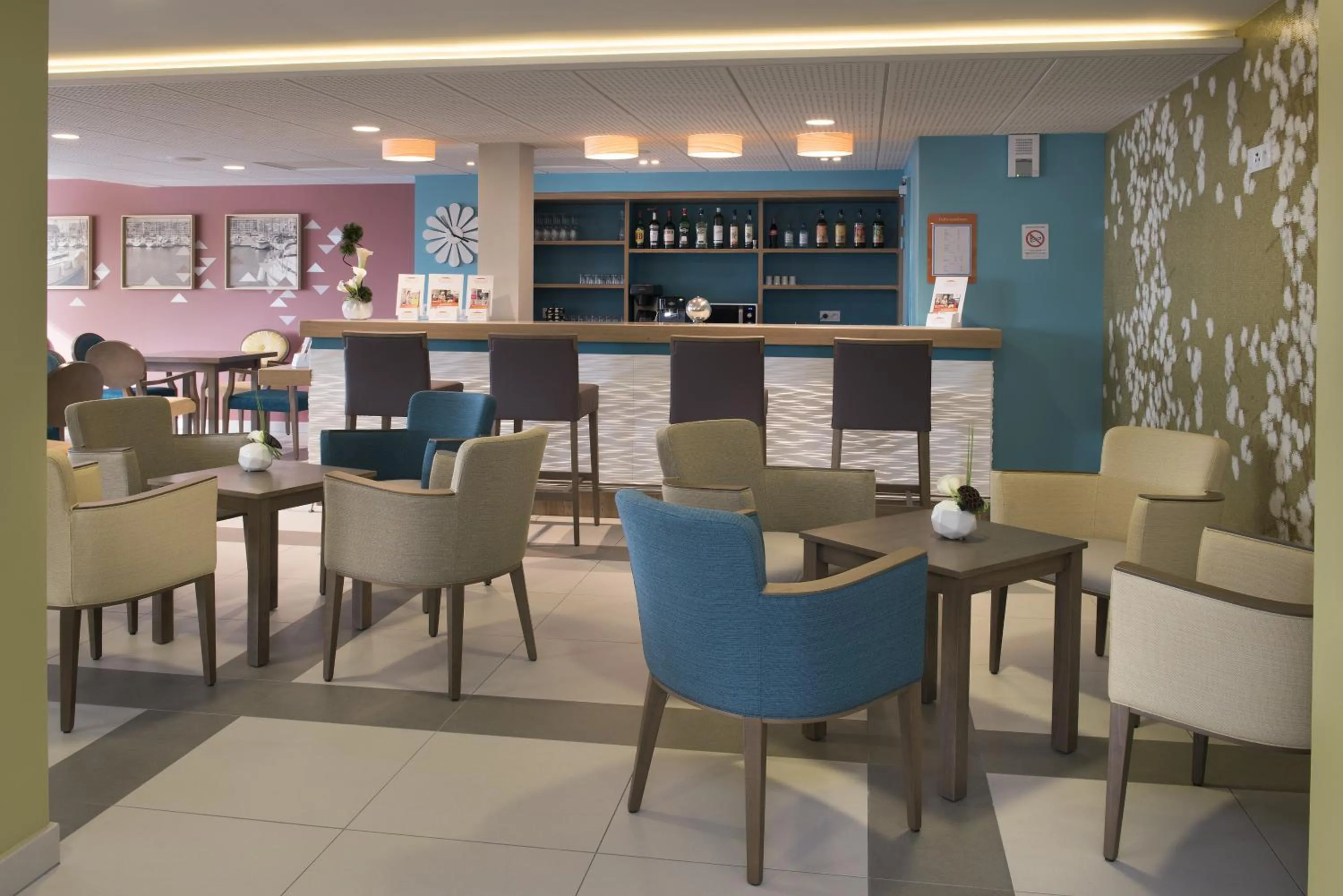 Lounge or bar in Domitys Les Dunes D'argent