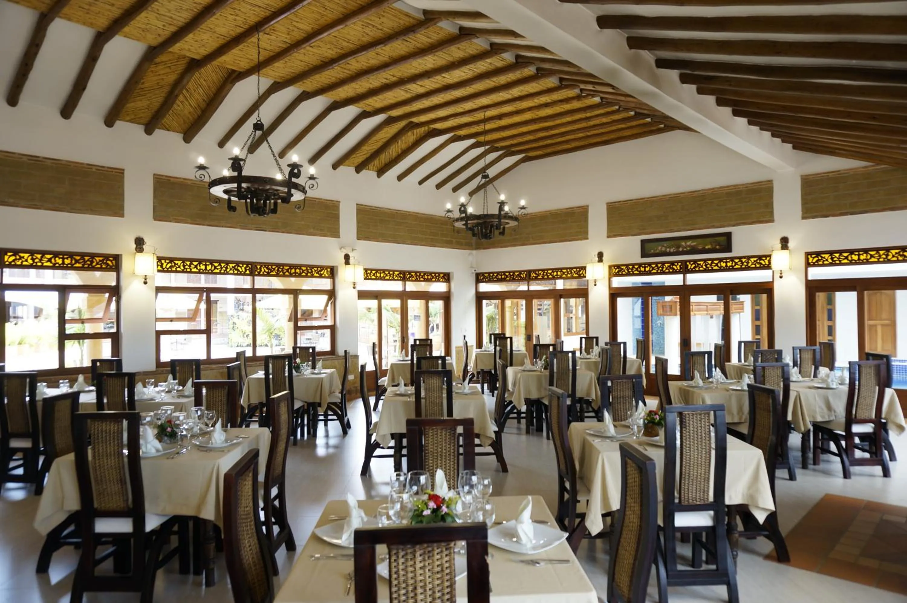 Restaurant/places to eat in Hotel Campanario de la Villa