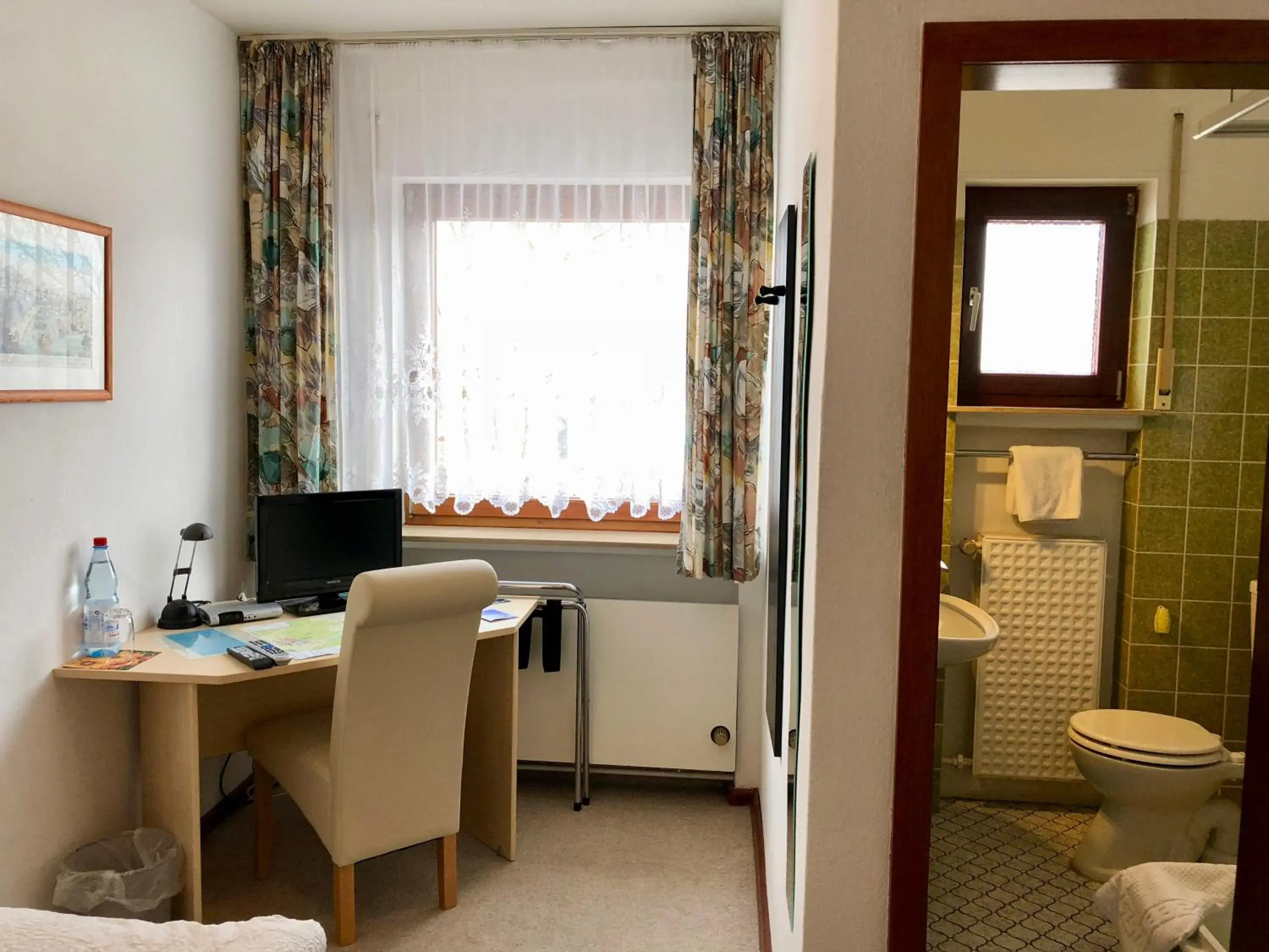 Single Room - single occupancy in Hotel Del Sol Single Room - single occupancy in Hotel Del Sol