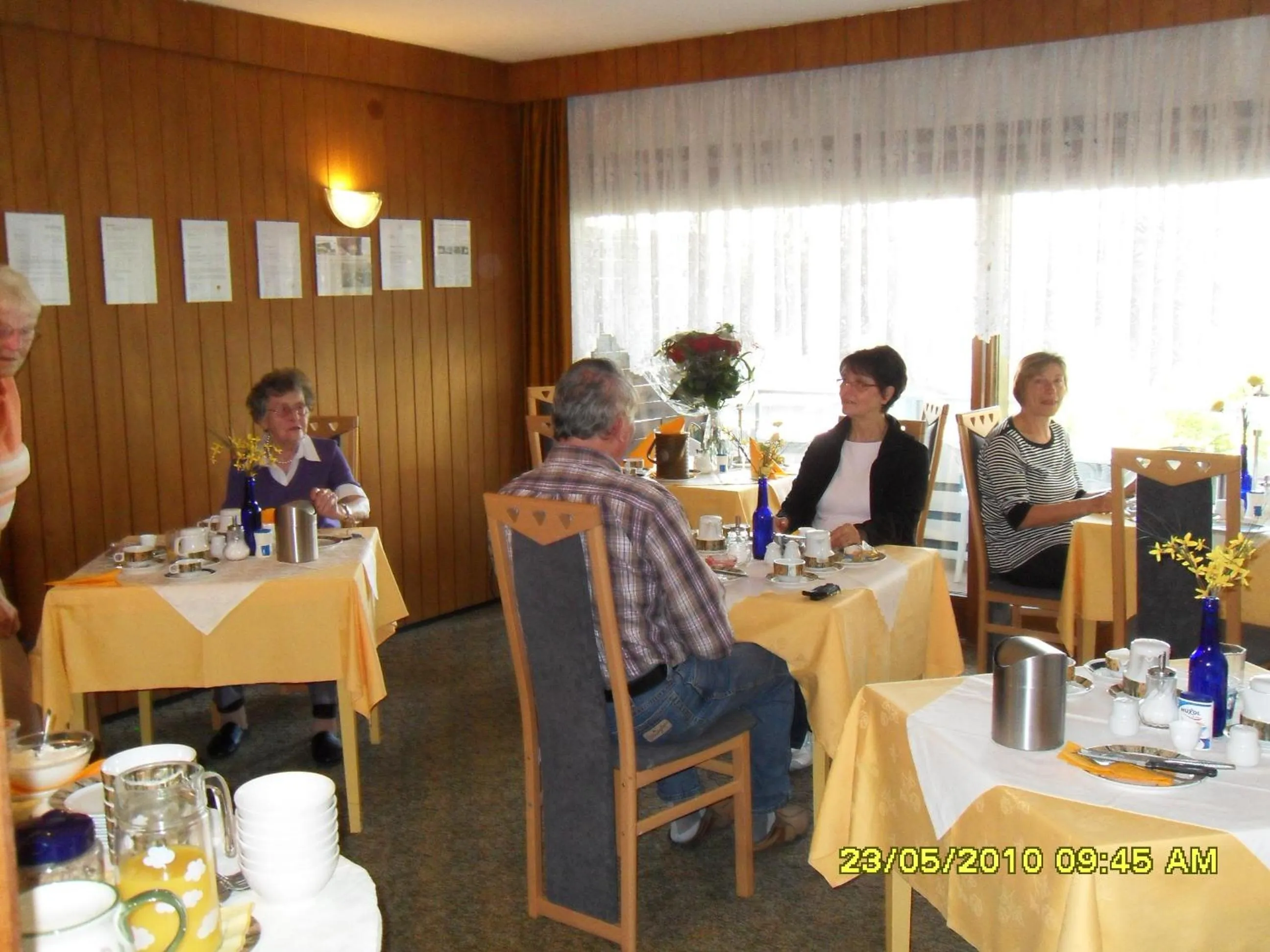 Restaurant/places to eat in Hotel Del Sol