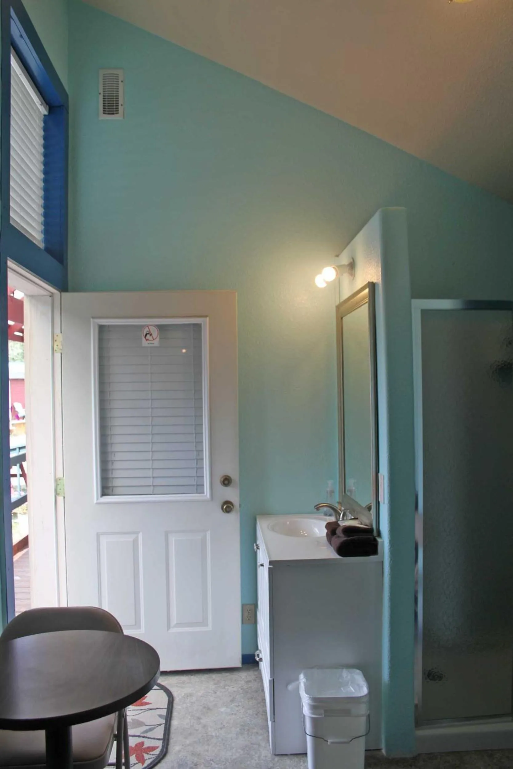 Uncle Nicolai's Inn B&B