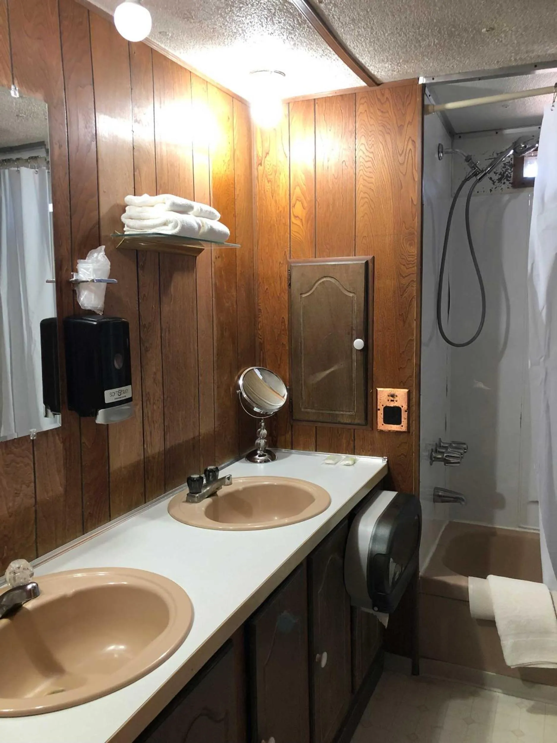 Uncle Nicolai's Inn B&B