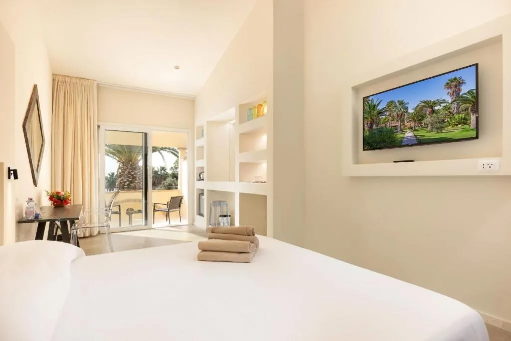 Photo of the whole room, Bed in Hotel Costa dei Fiori