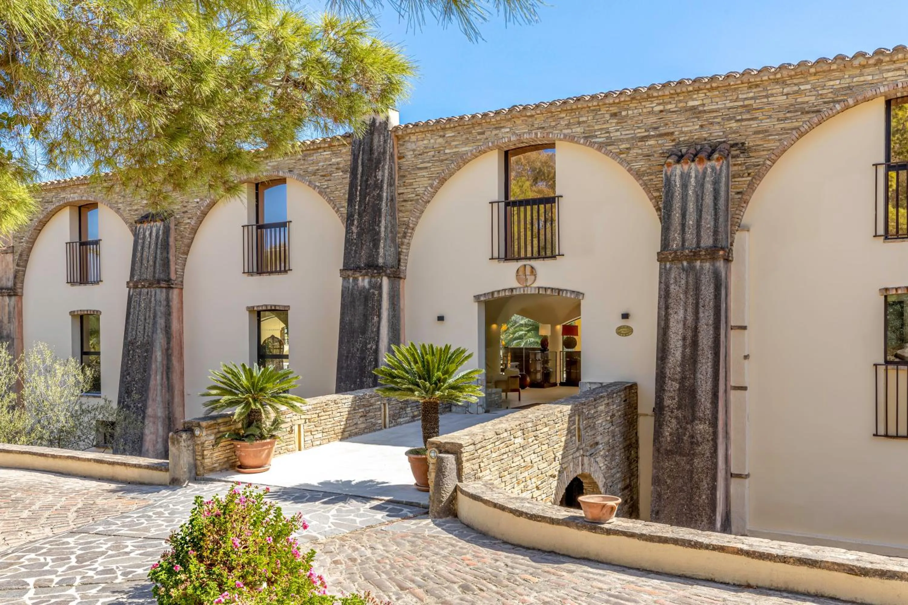 Property building in Hotel Costa dei Fiori